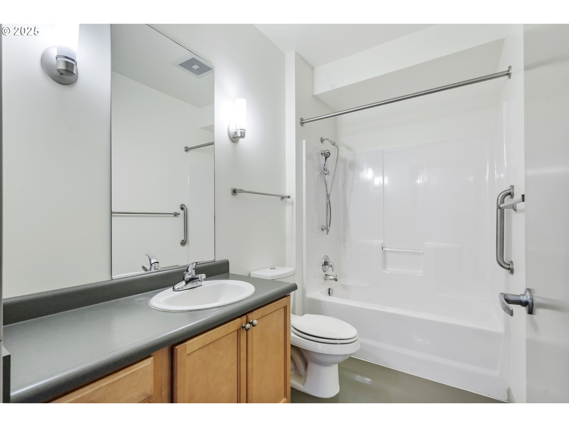 2525 N KILLINGSWORTH ST 205
