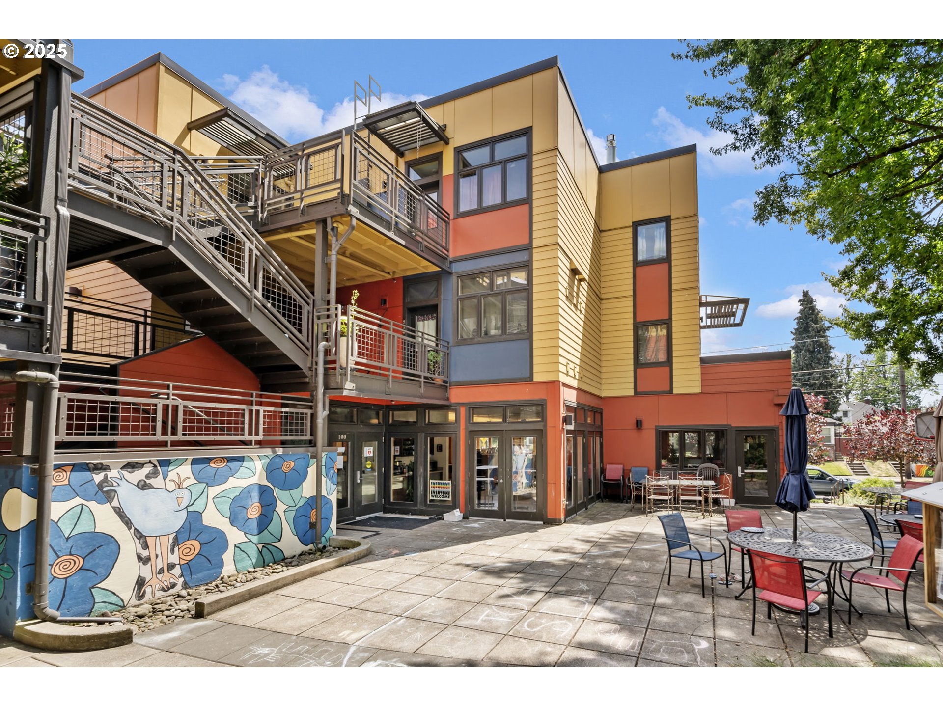 2525 N KILLINGSWORTH ST 205