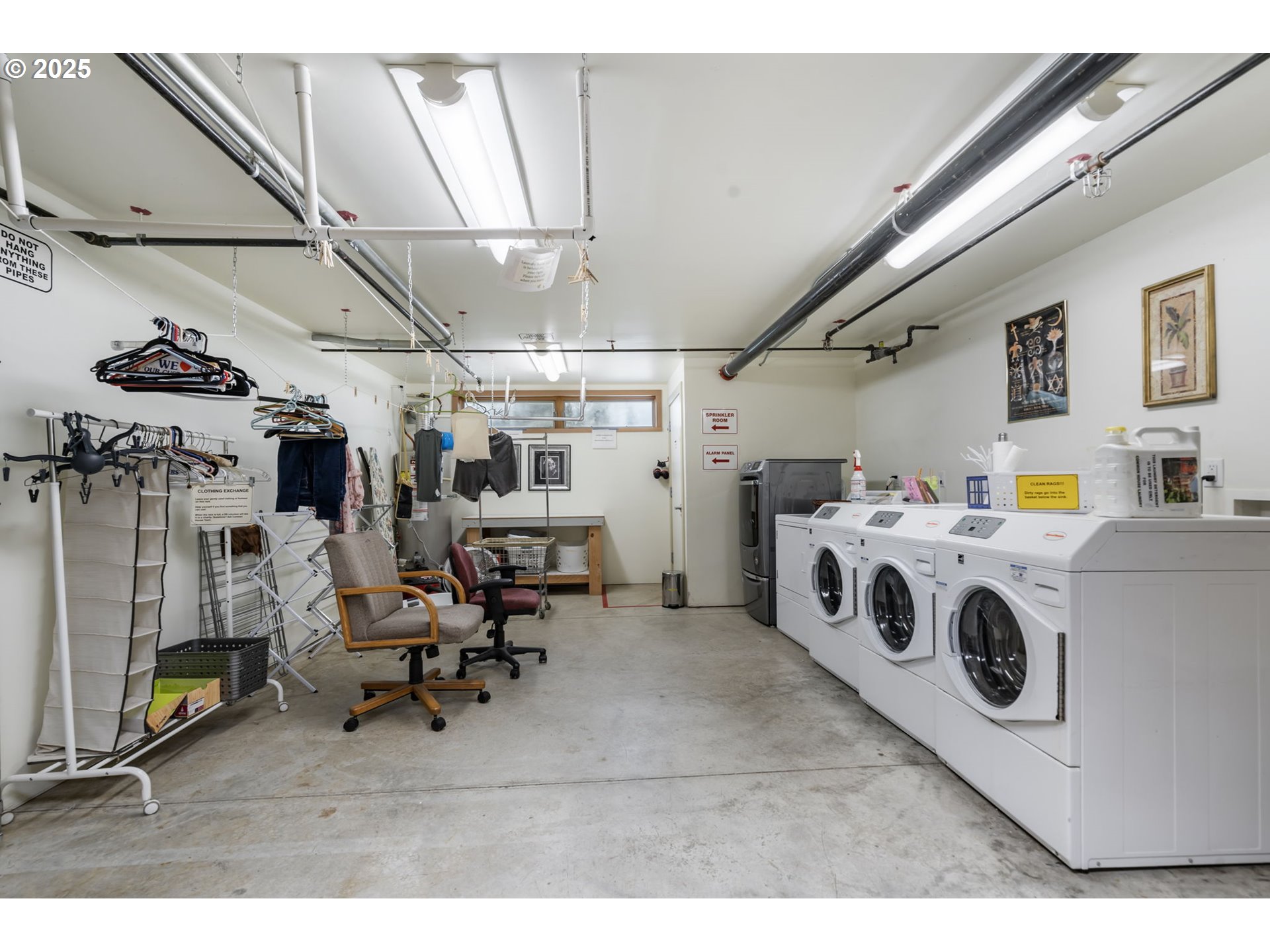 2525 N KILLINGSWORTH ST 205