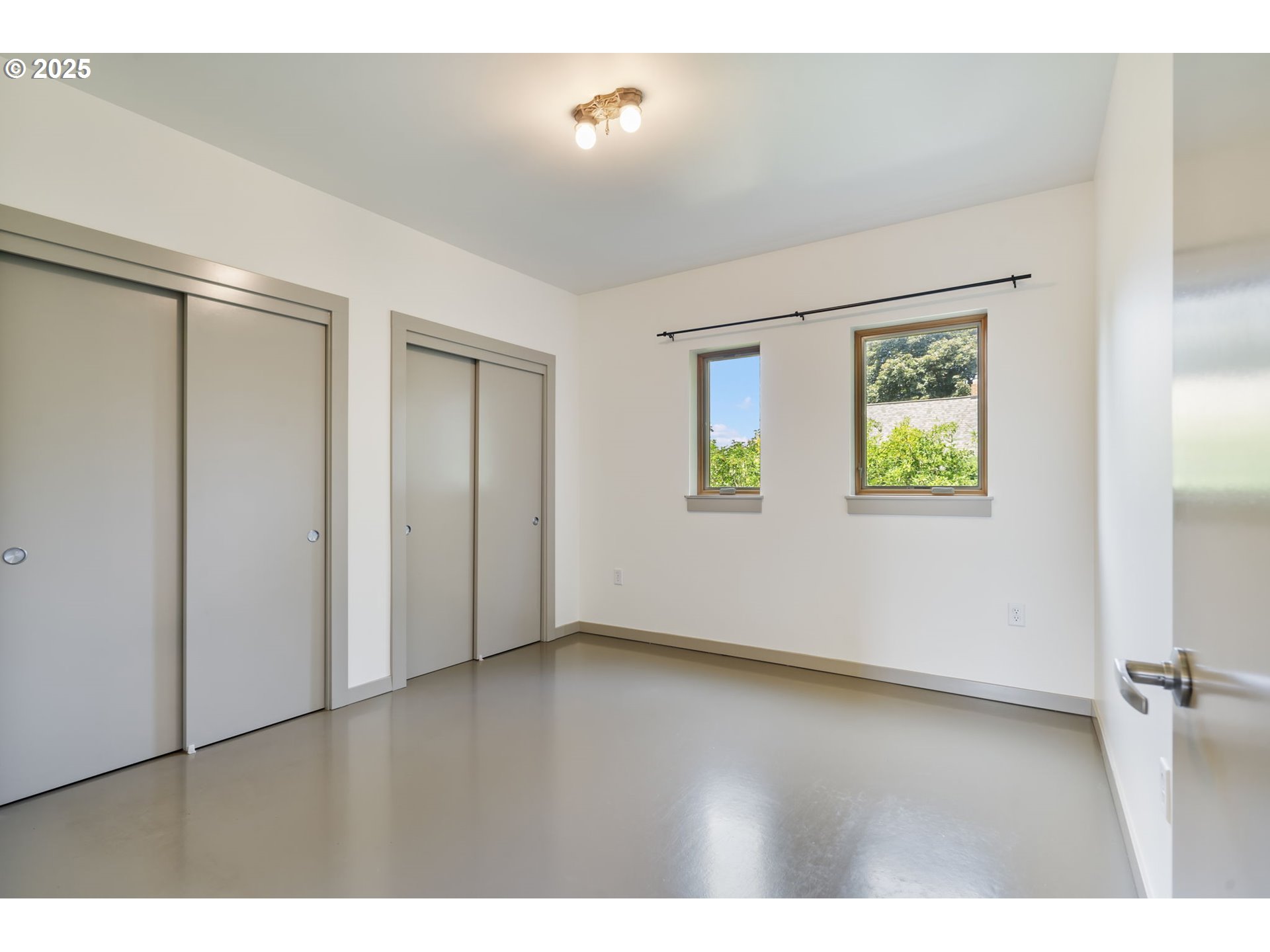 2525 N KILLINGSWORTH ST 205