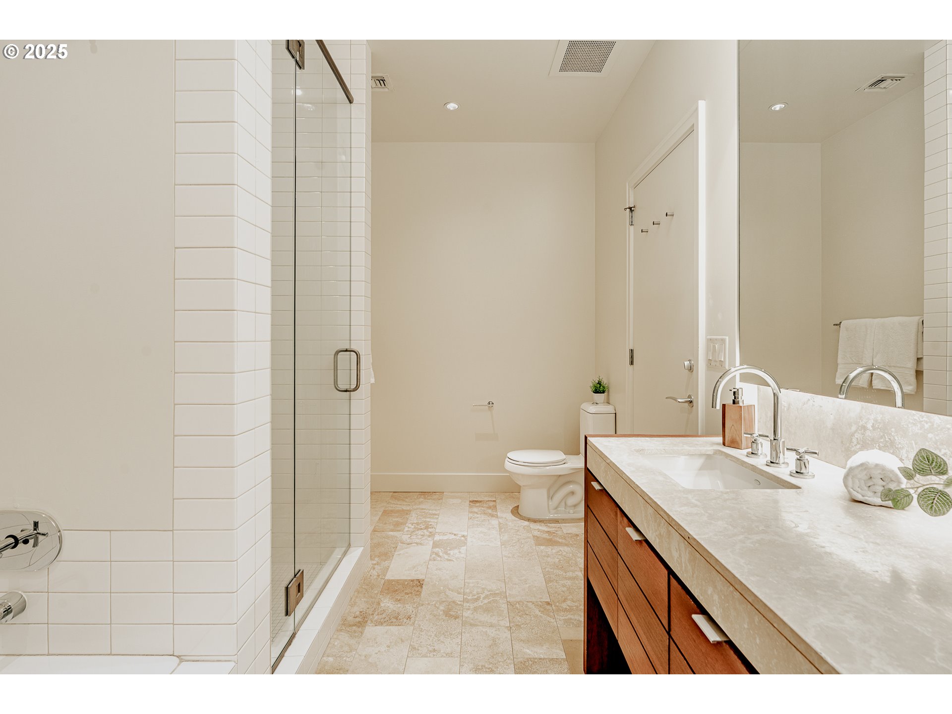 3570 S RIVER PKWY 2301
