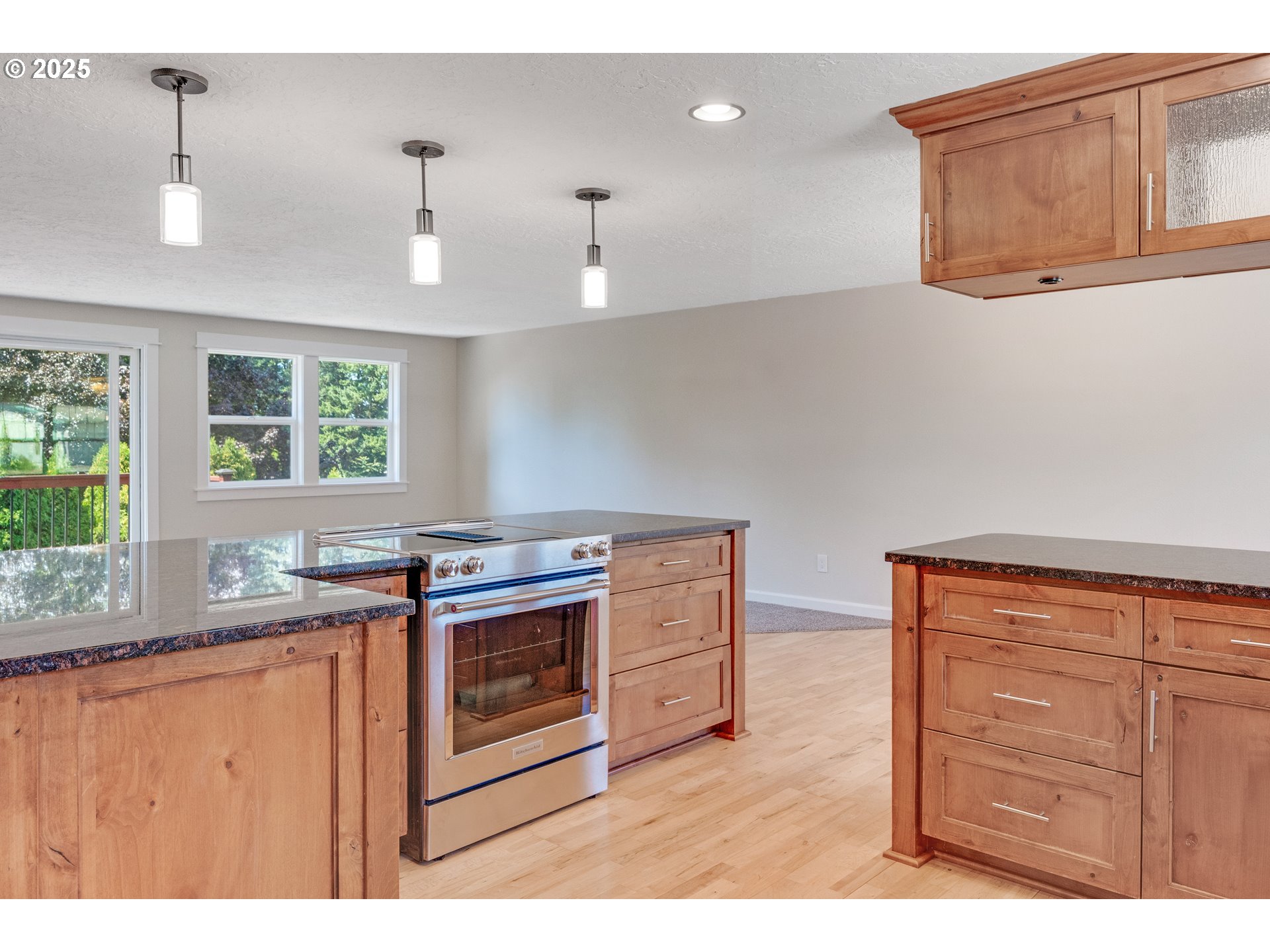 423 NE HACIENDA PL