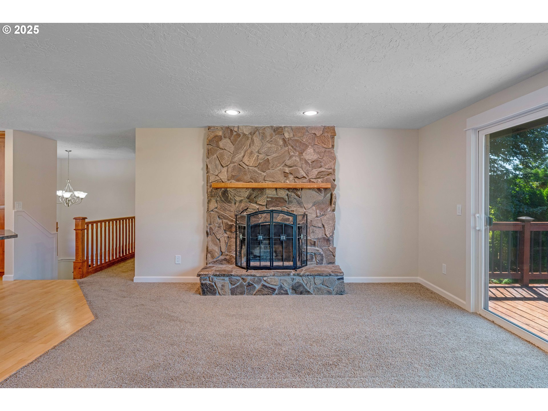 423 NE HACIENDA PL