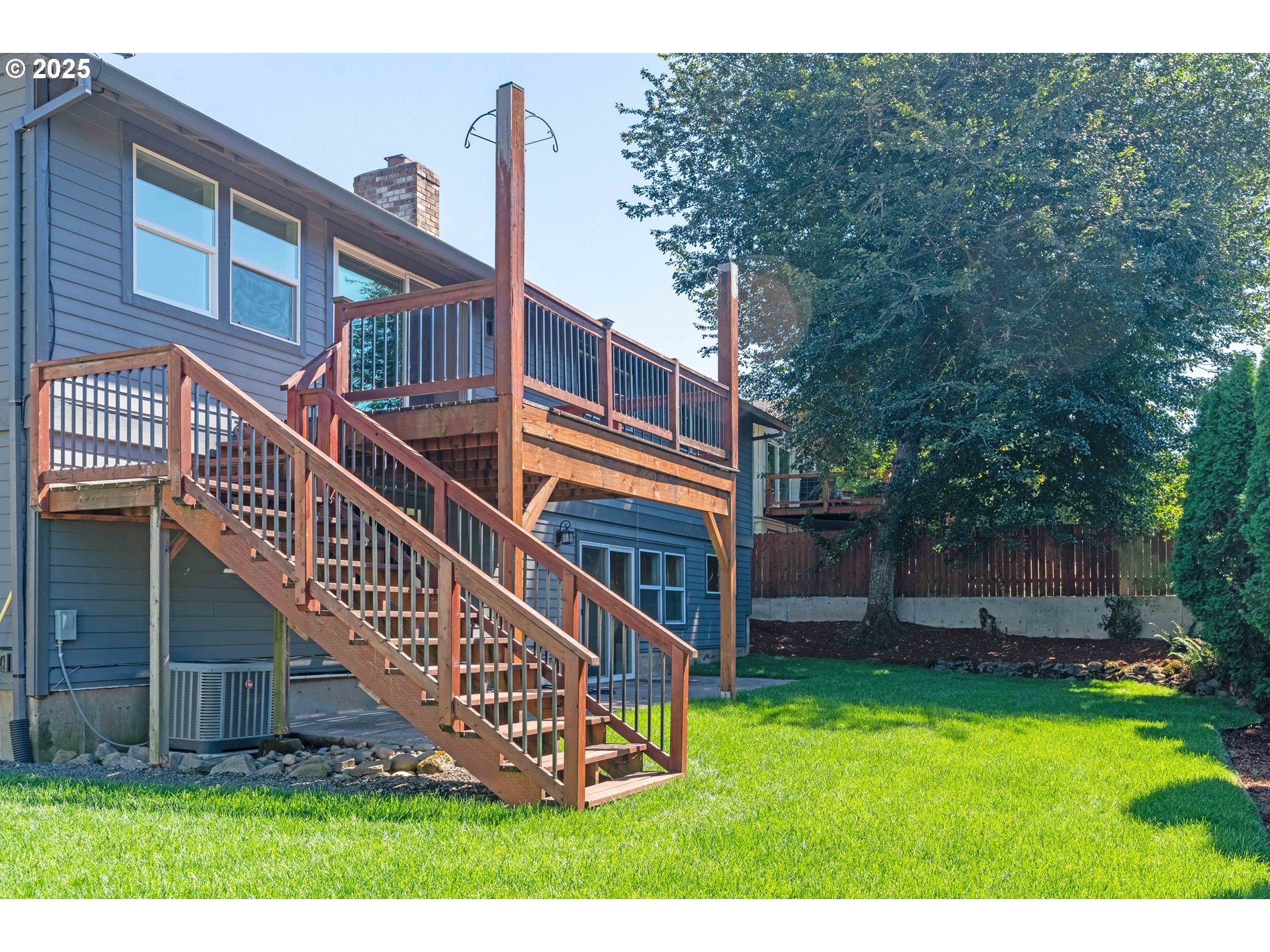 423 NE HACIENDA PL