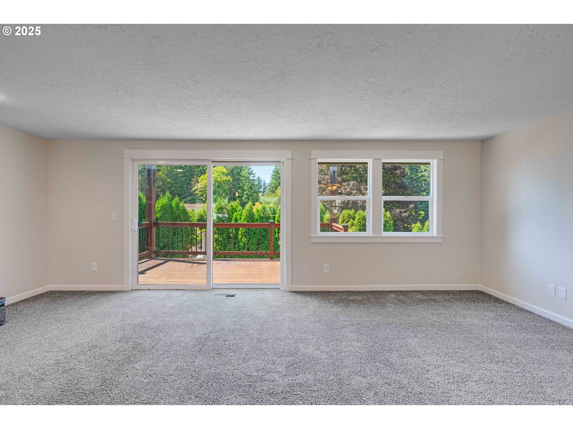 423 NE HACIENDA PL