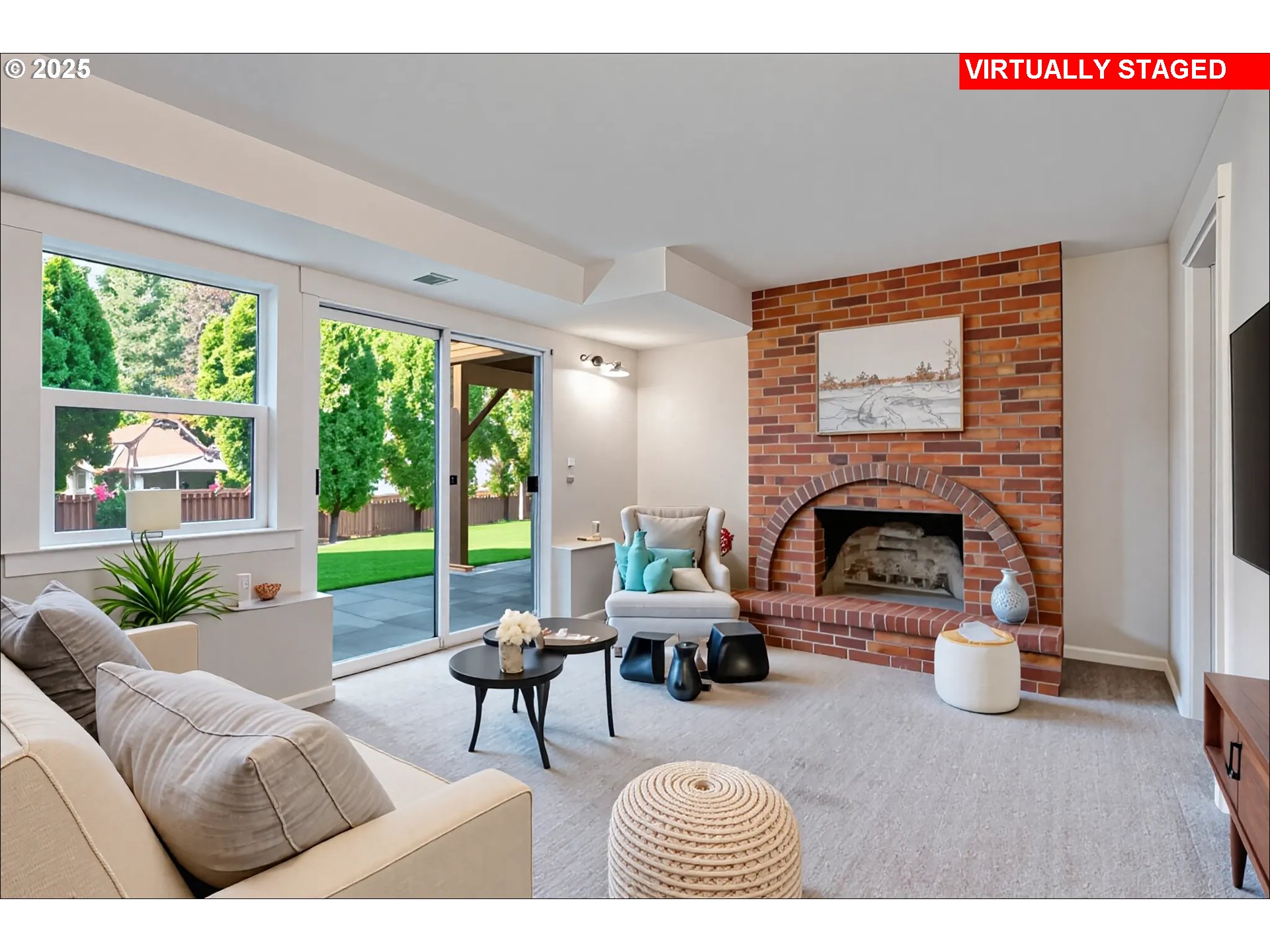 423 NE HACIENDA PL