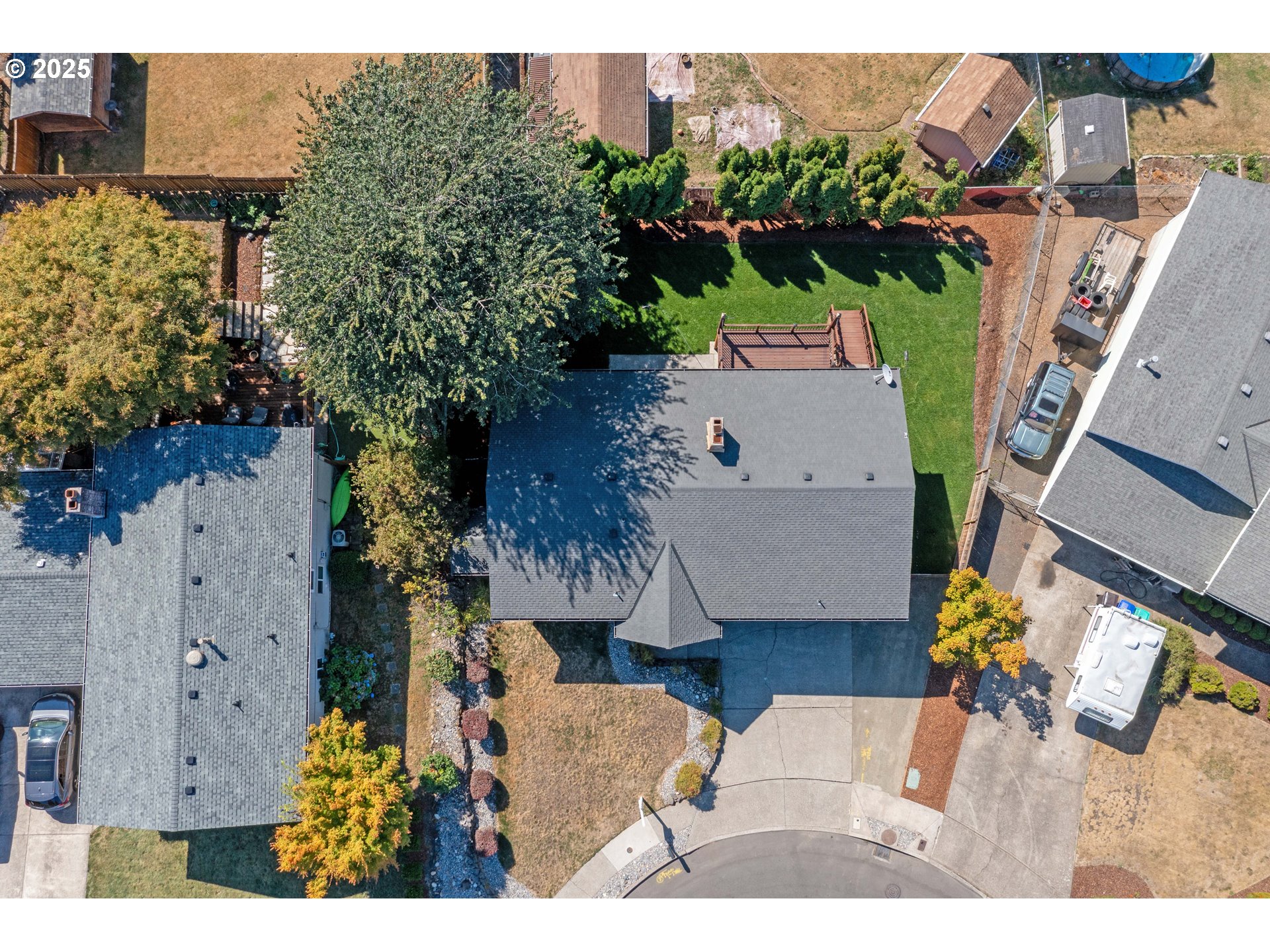423 NE HACIENDA PL