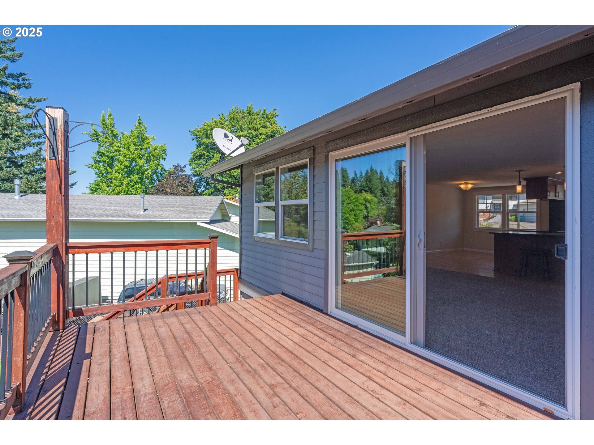 423 NE HACIENDA PL