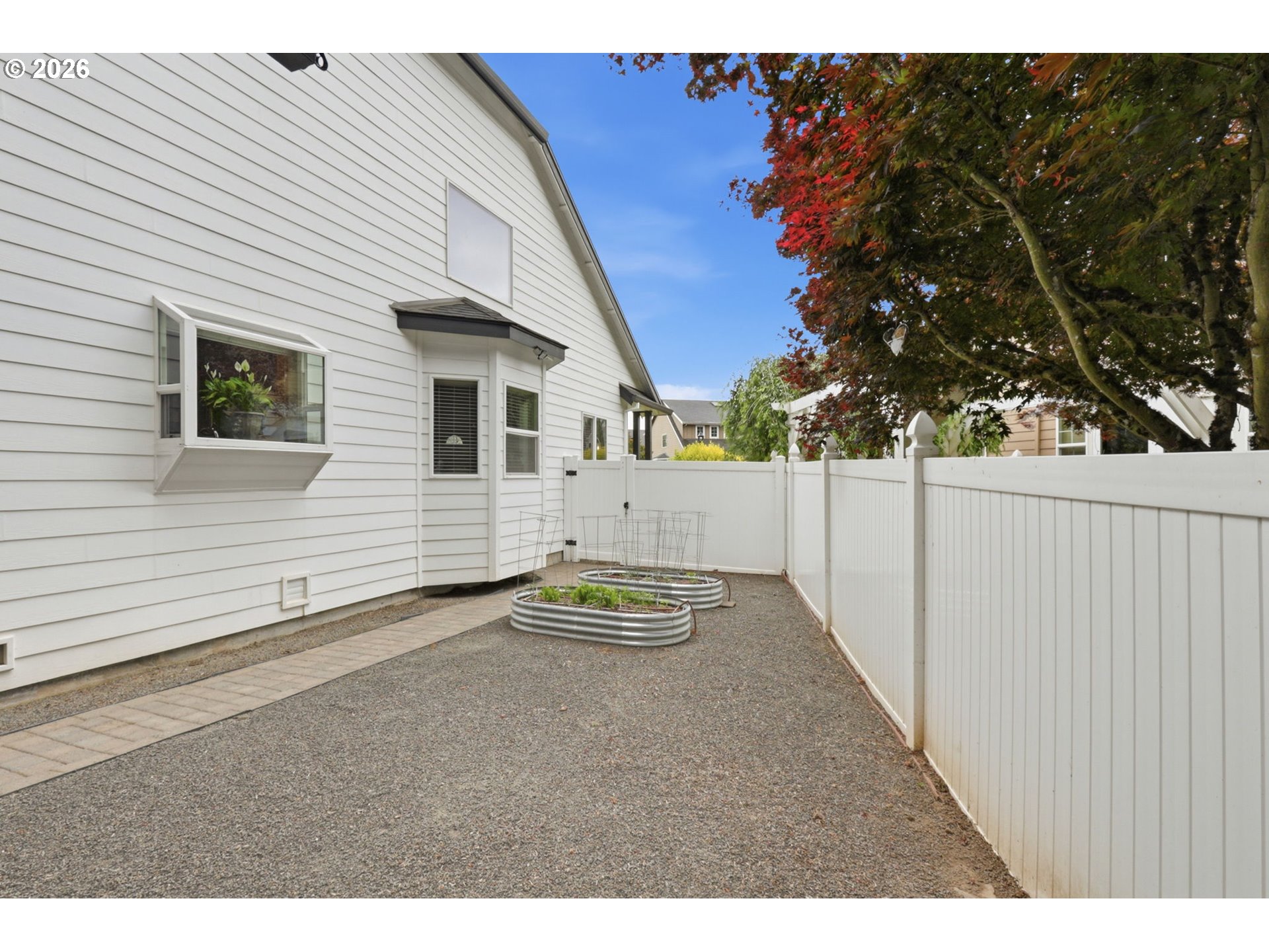 1090 N 26TH TER