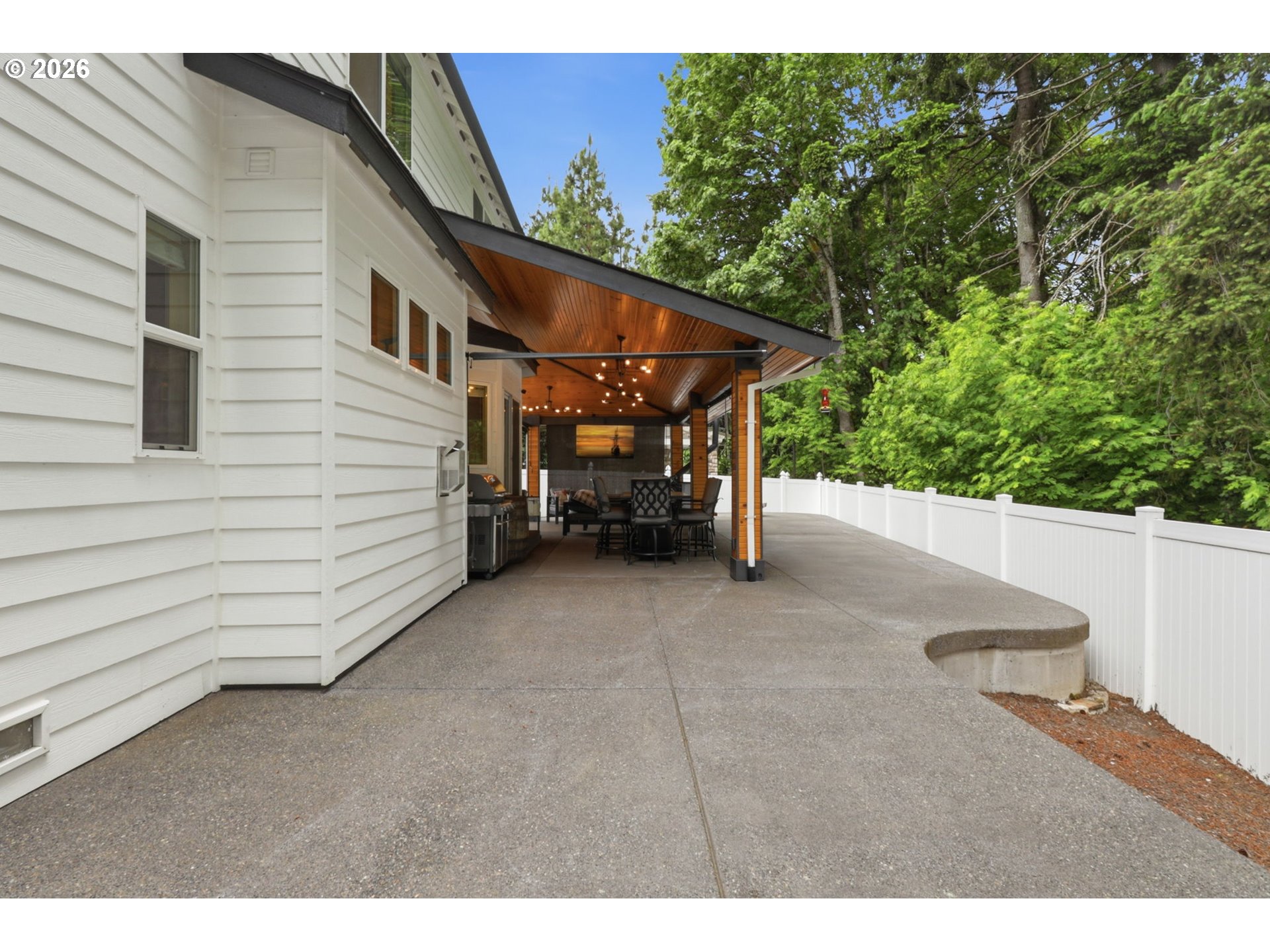 1090 N 26TH TER