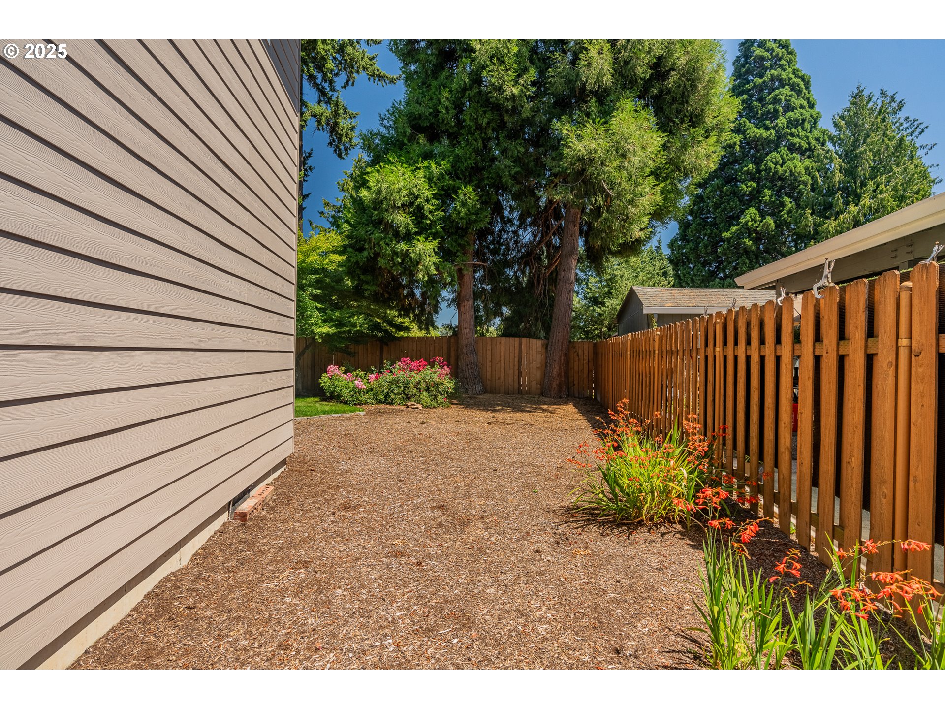 15984 SE MARY ANN LN