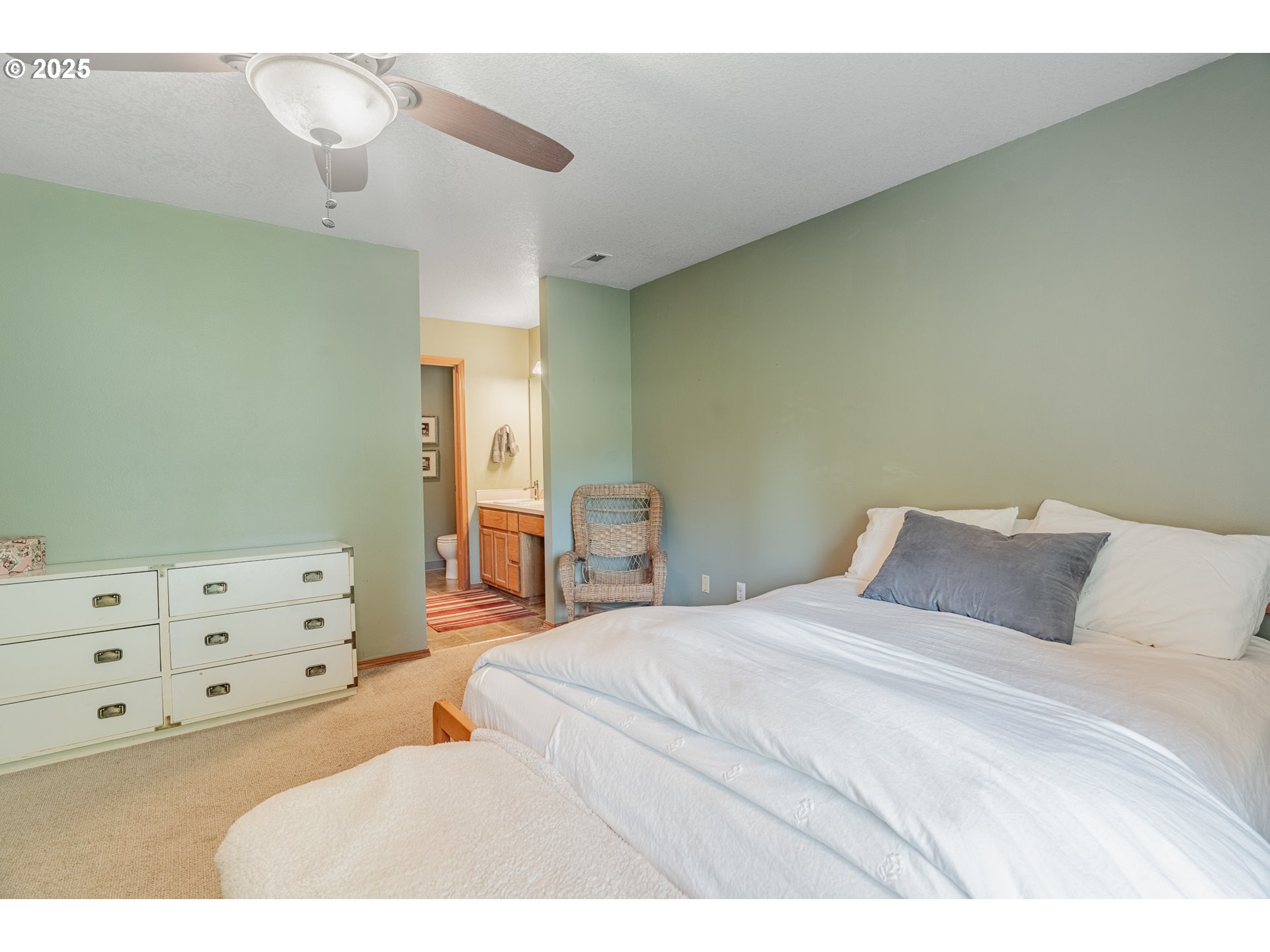 15984 SE MARY ANN LN