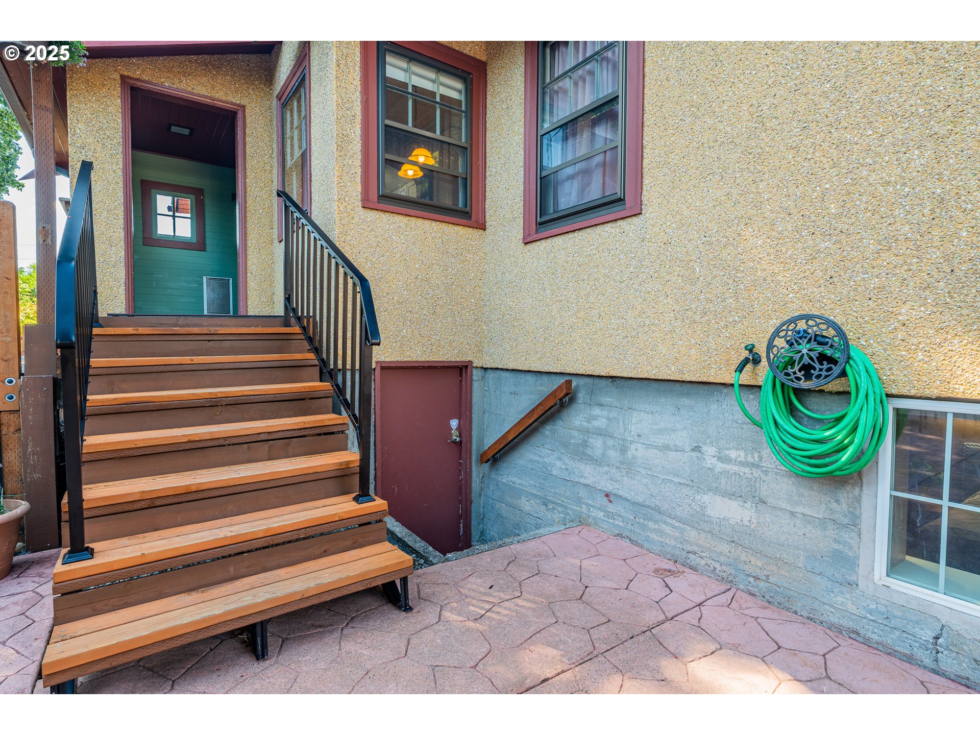 175 E GLOUCESTER ST