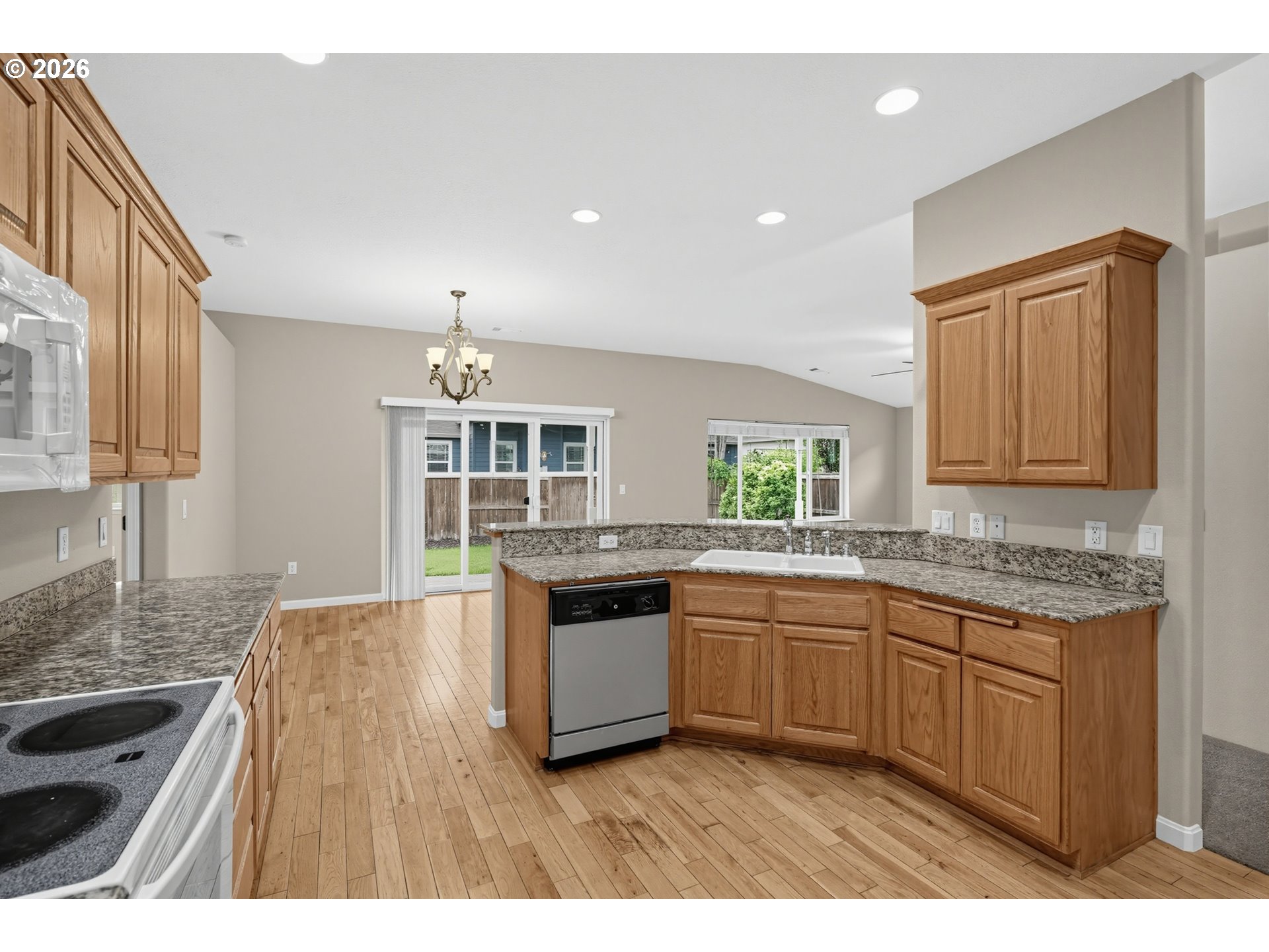 948 BLACK WOLF LN