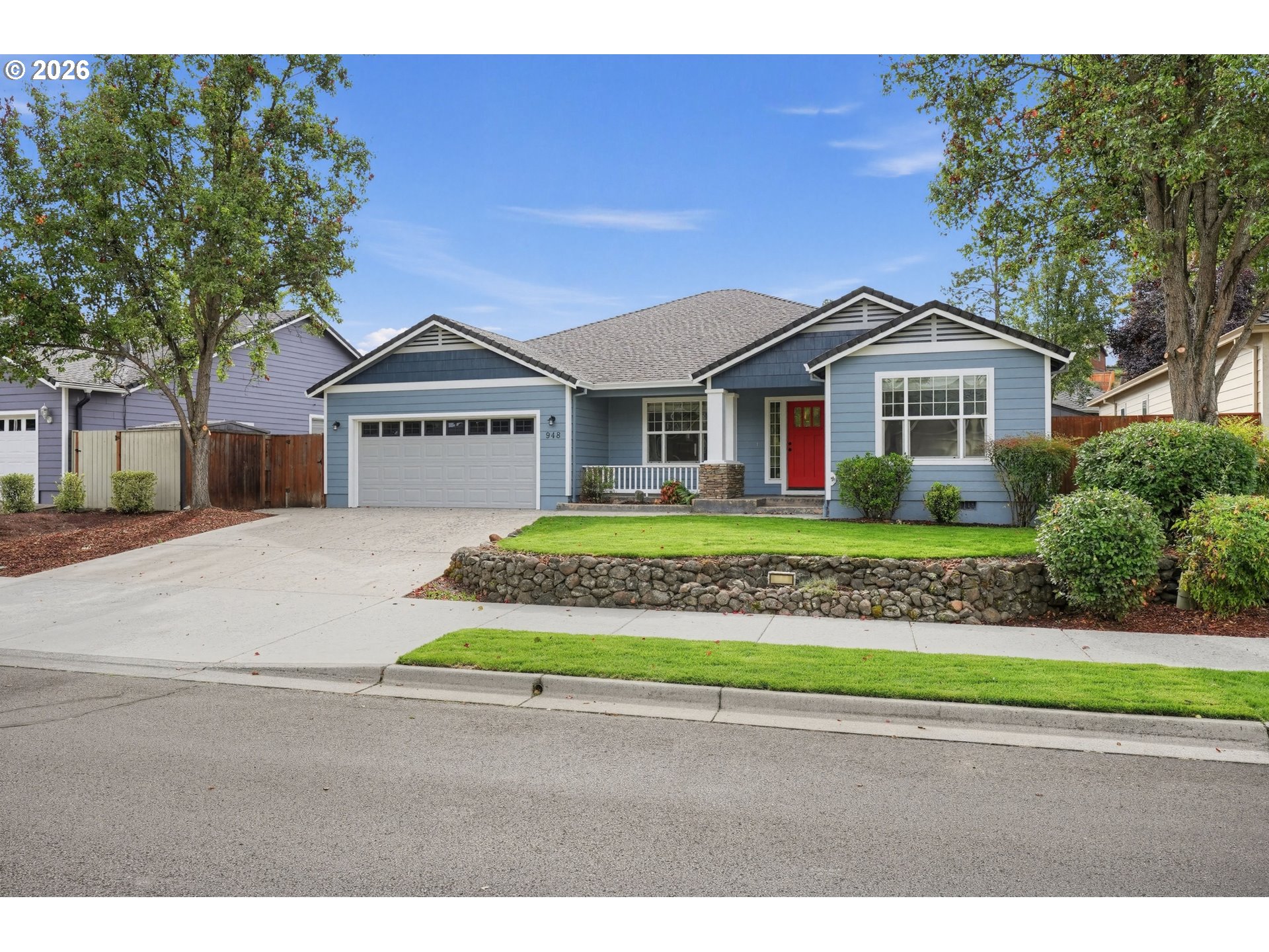 948 BLACK WOLF LN