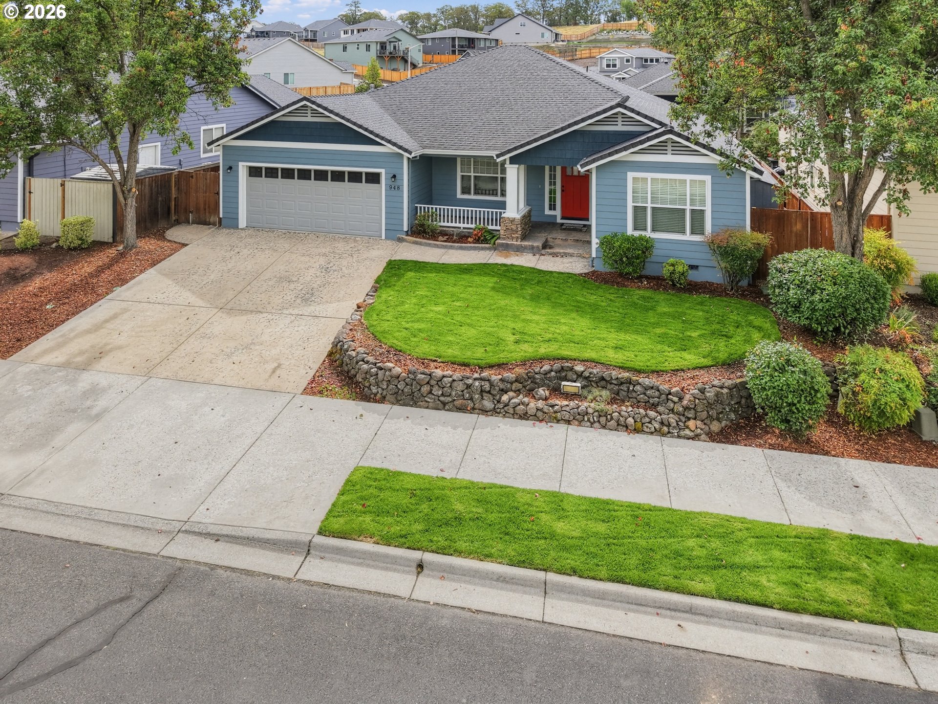 948 BLACK WOLF LN