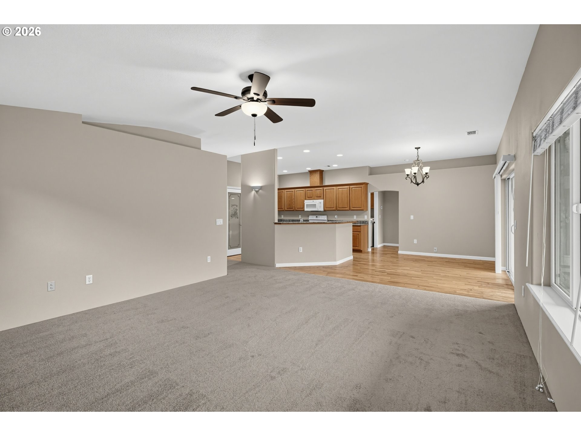948 BLACK WOLF LN
