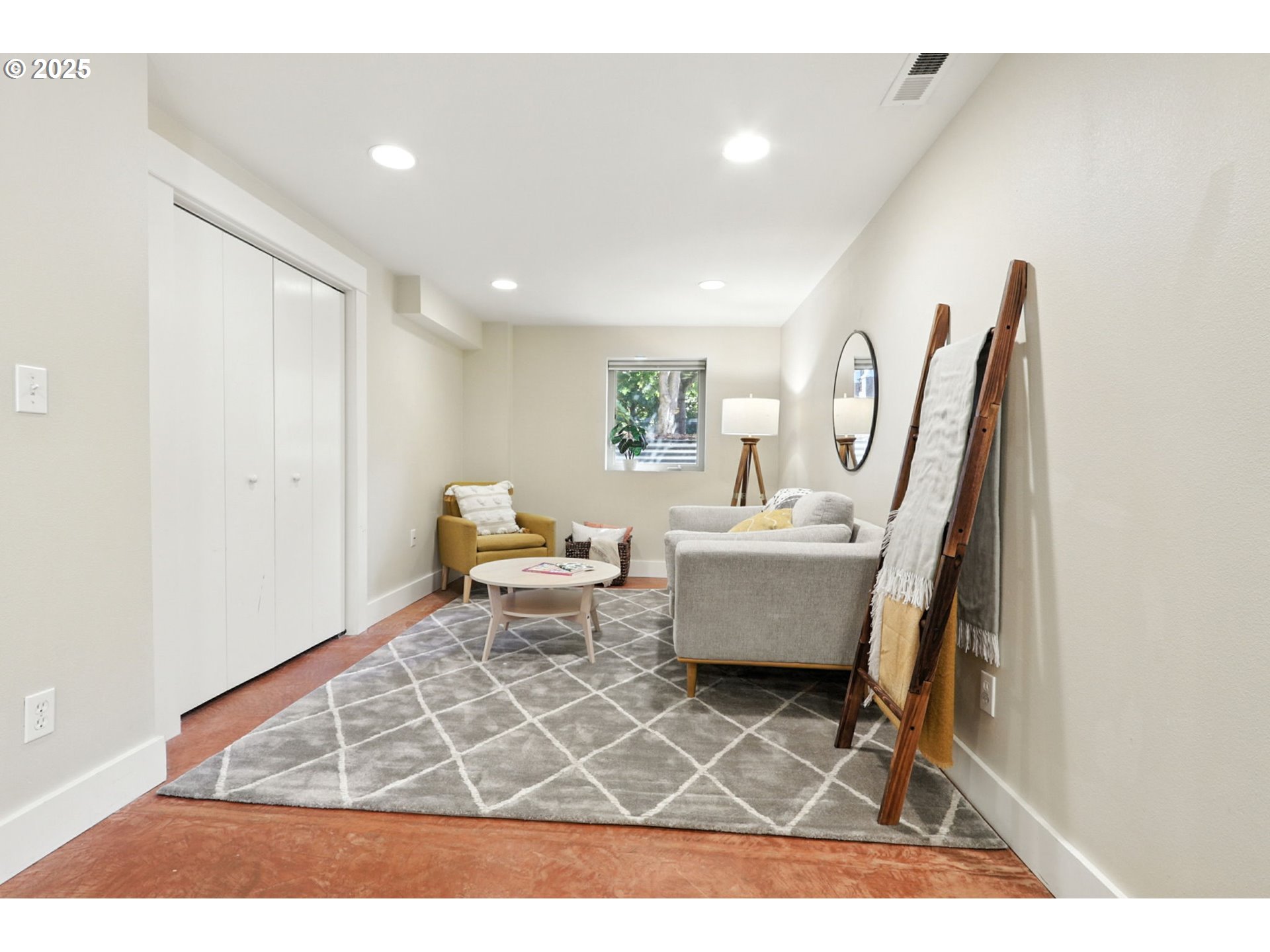 2537 NE 50TH AVE