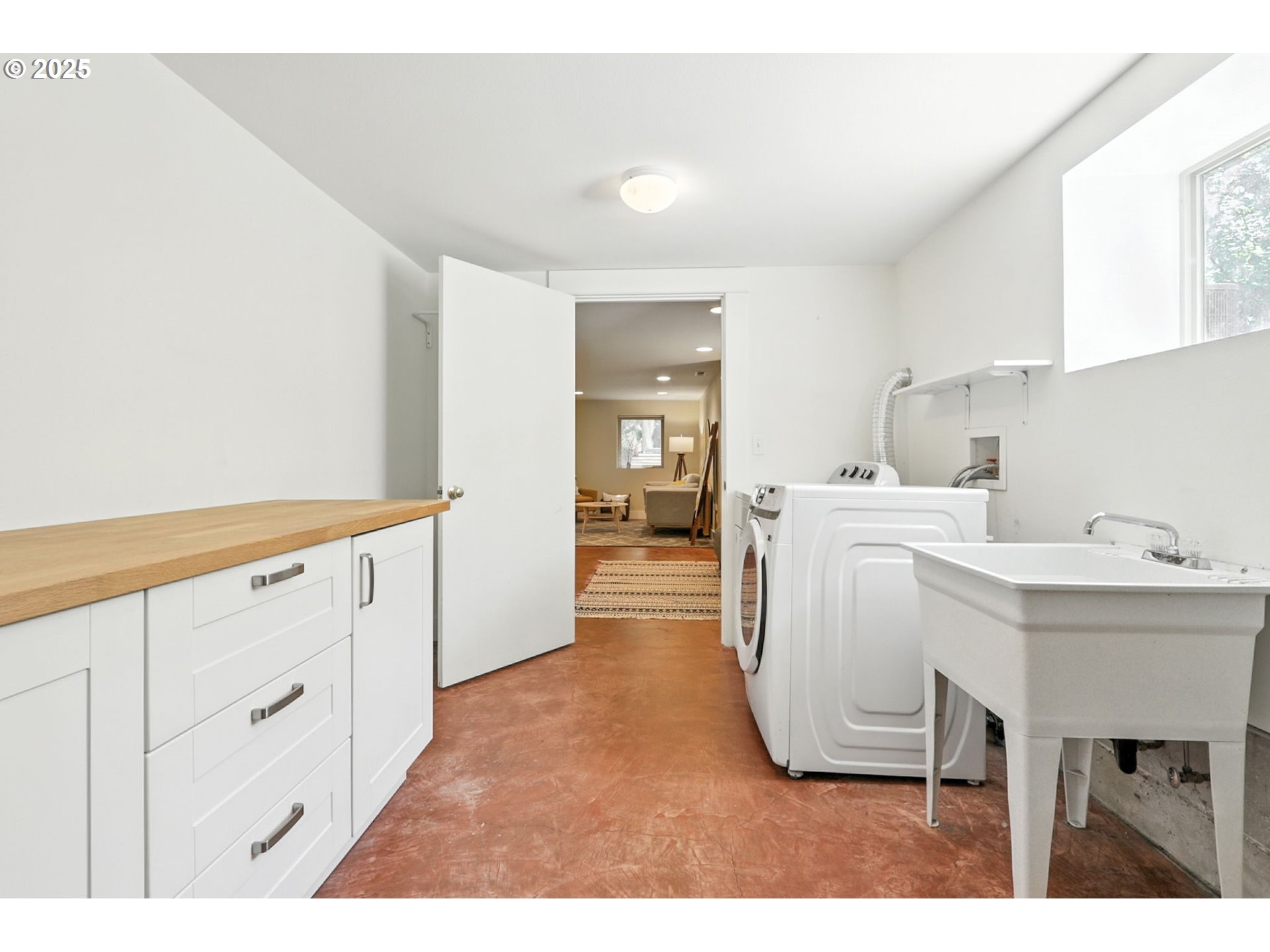 2537 NE 50TH AVE