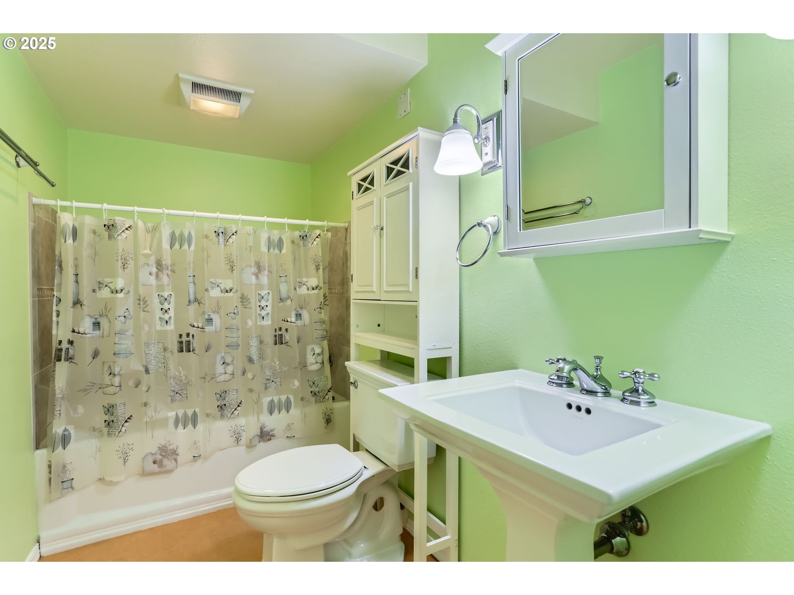 4570 SW COMUS PL 8-D
