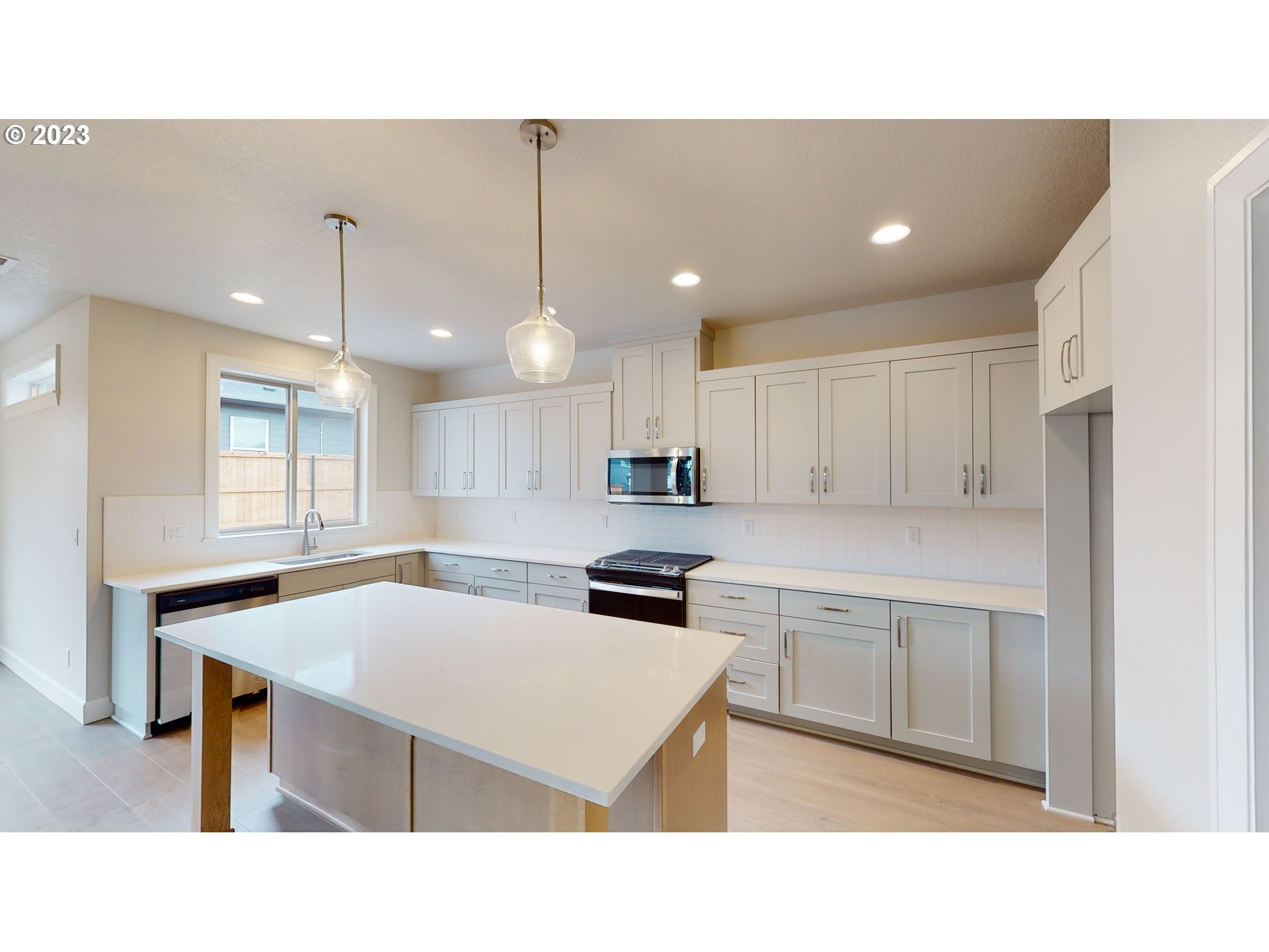 923 NE 17th AVE Lot 6