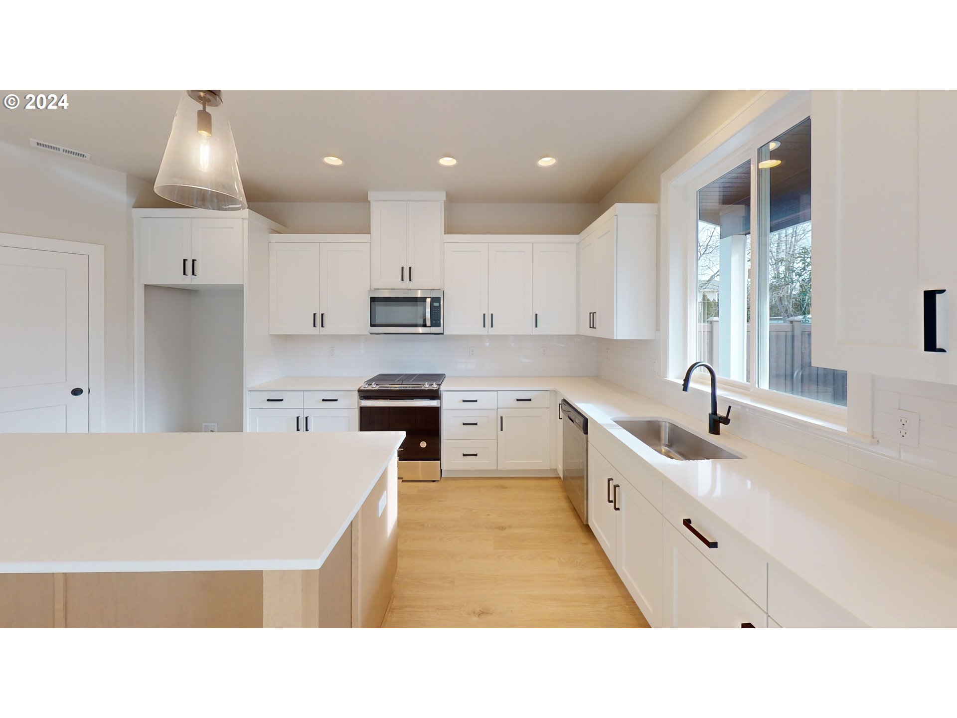 831 NE 17th AVE Lot 1