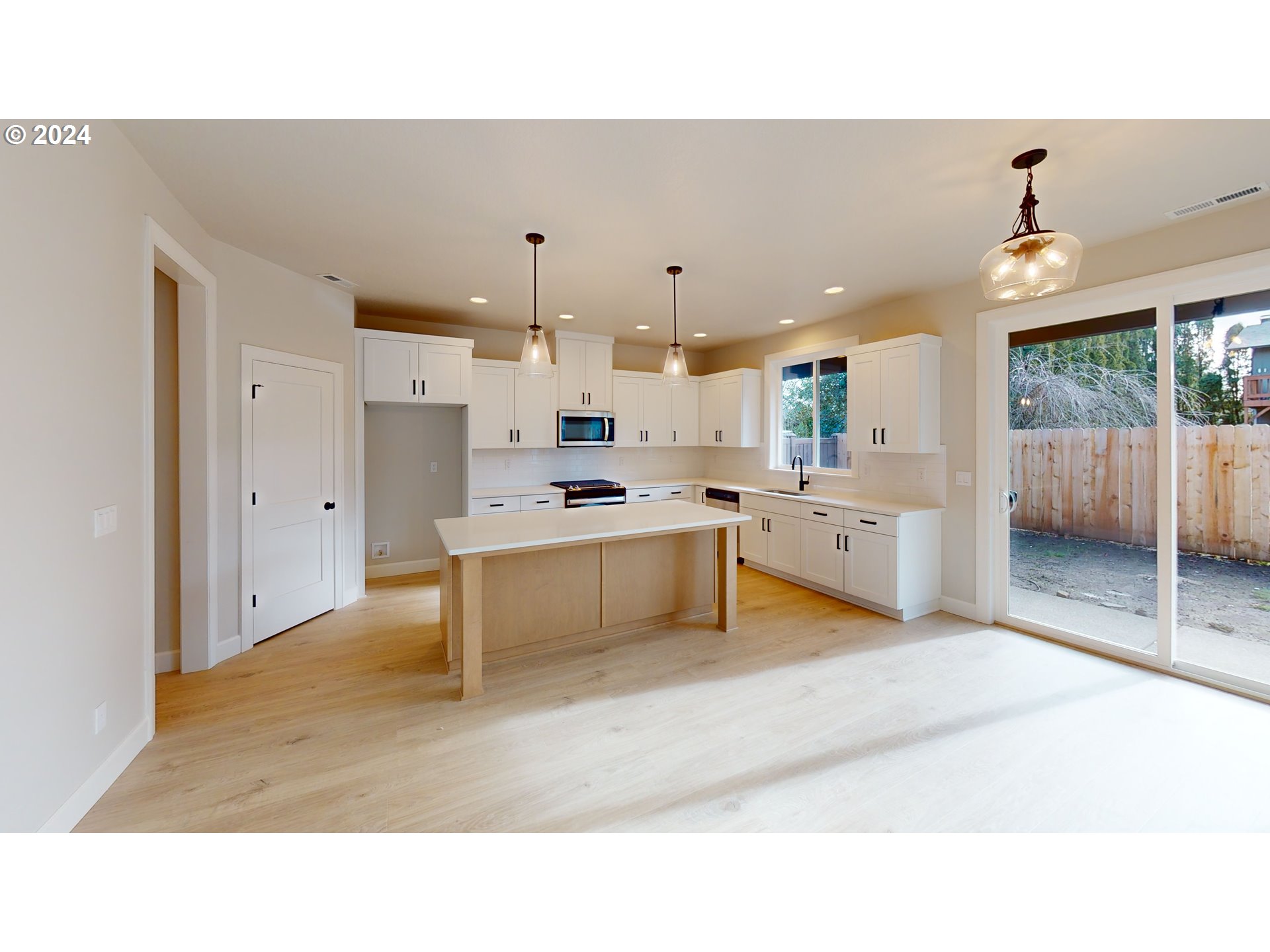 831 NE 17th AVE Lot 1