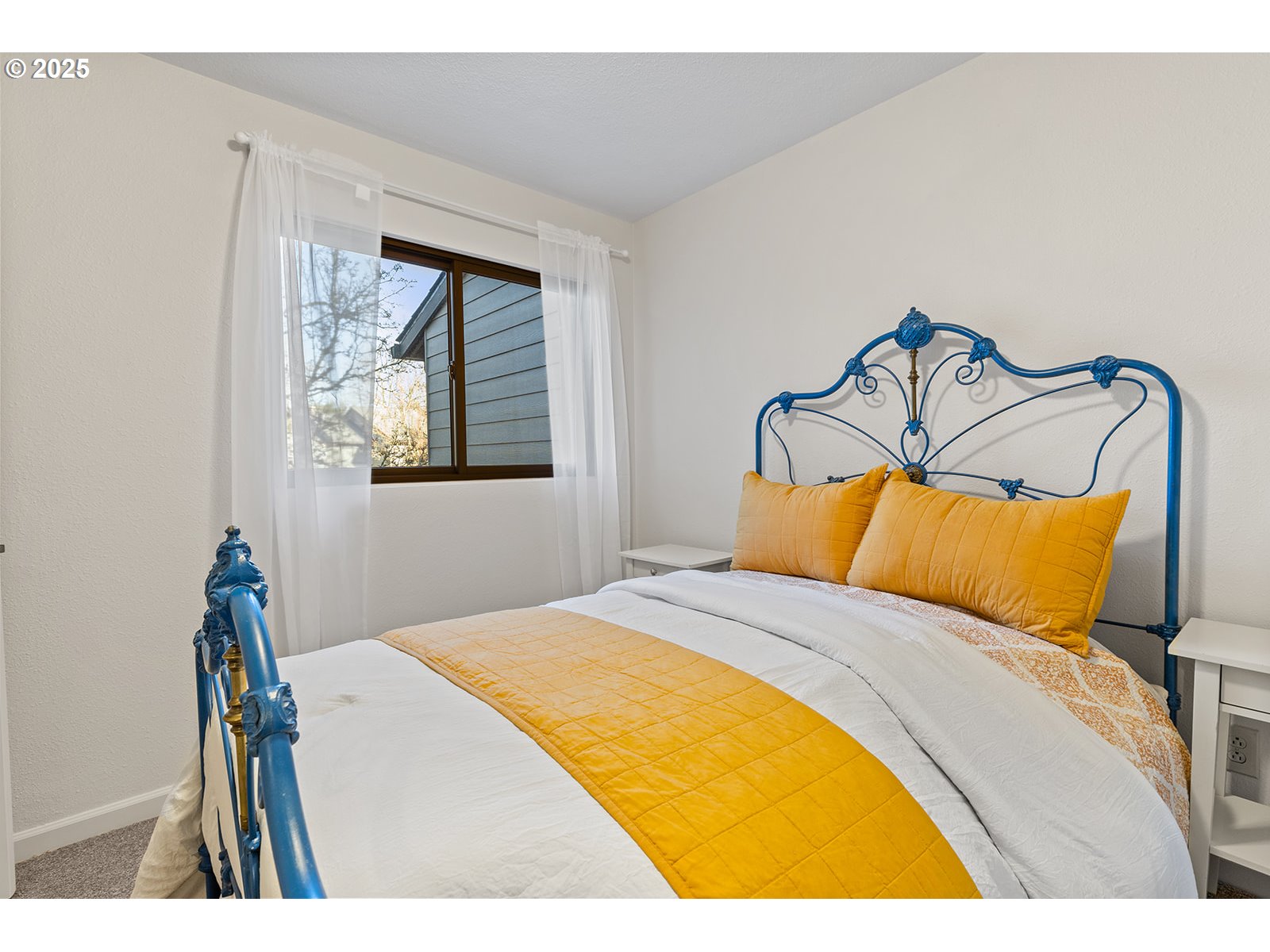 7807 NE LOOWIT LOOP 104