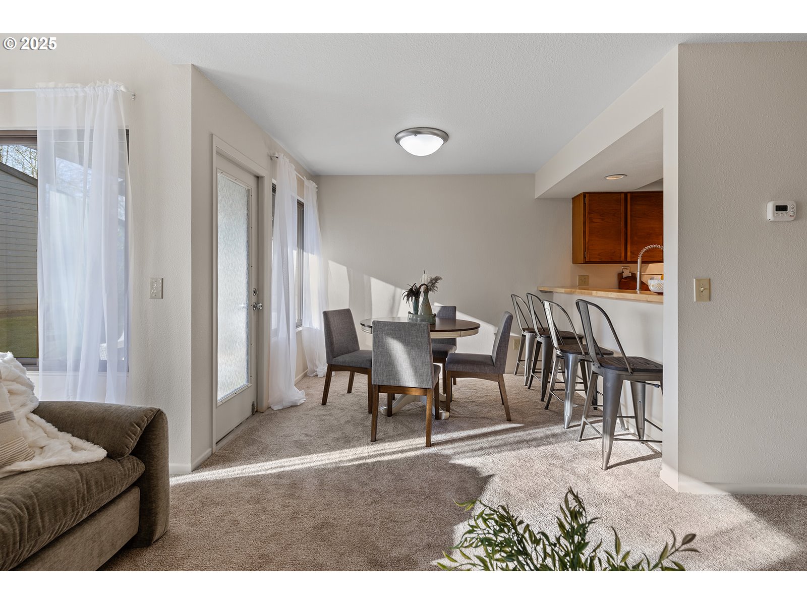 7807 NE LOOWIT LOOP 104