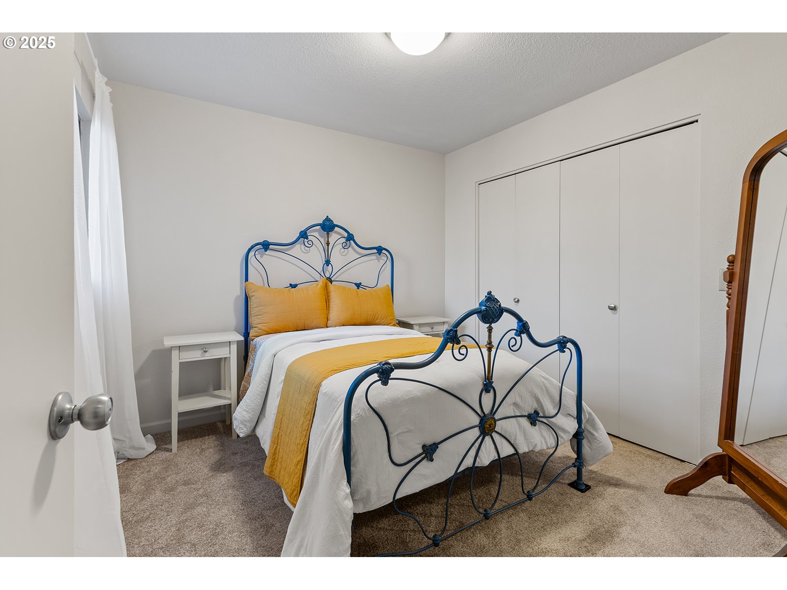 7807 NE LOOWIT LOOP 104