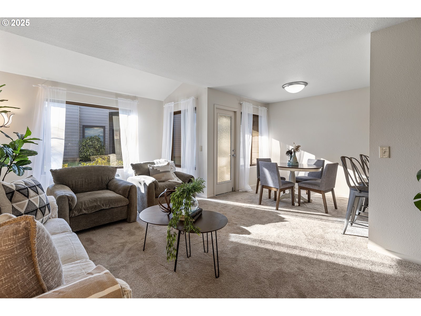 7807 NE LOOWIT LOOP 104