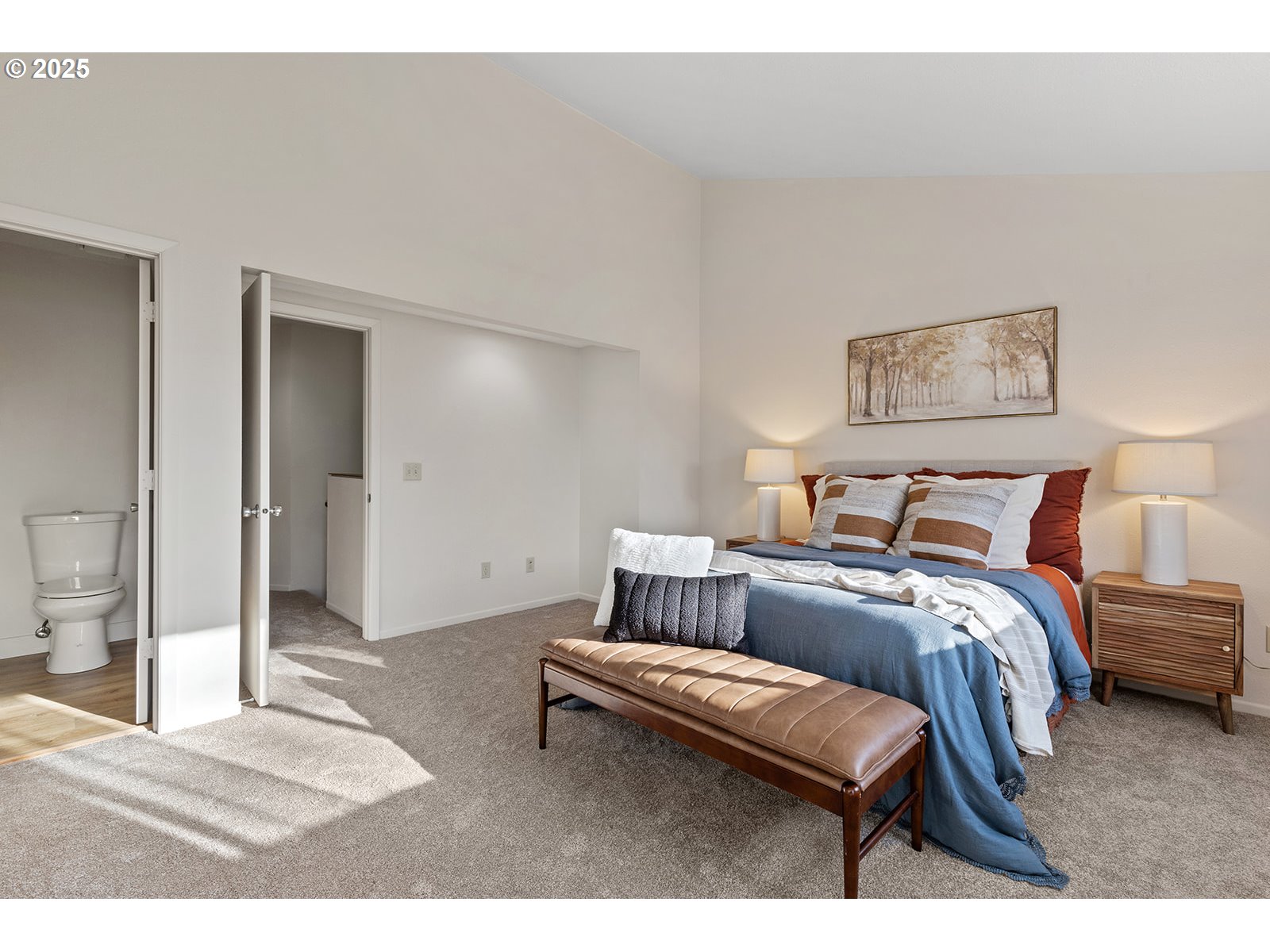 7807 NE LOOWIT LOOP 104