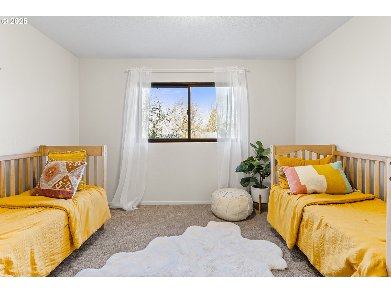 7807 NE LOOWIT LOOP 104