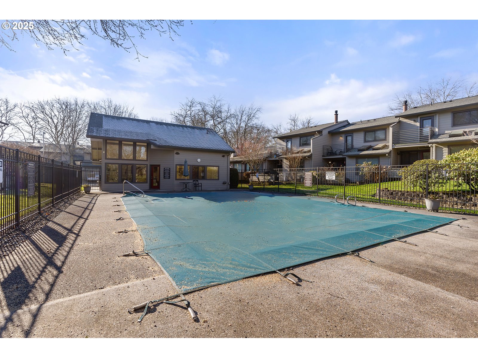 7807 NE LOOWIT LOOP 104