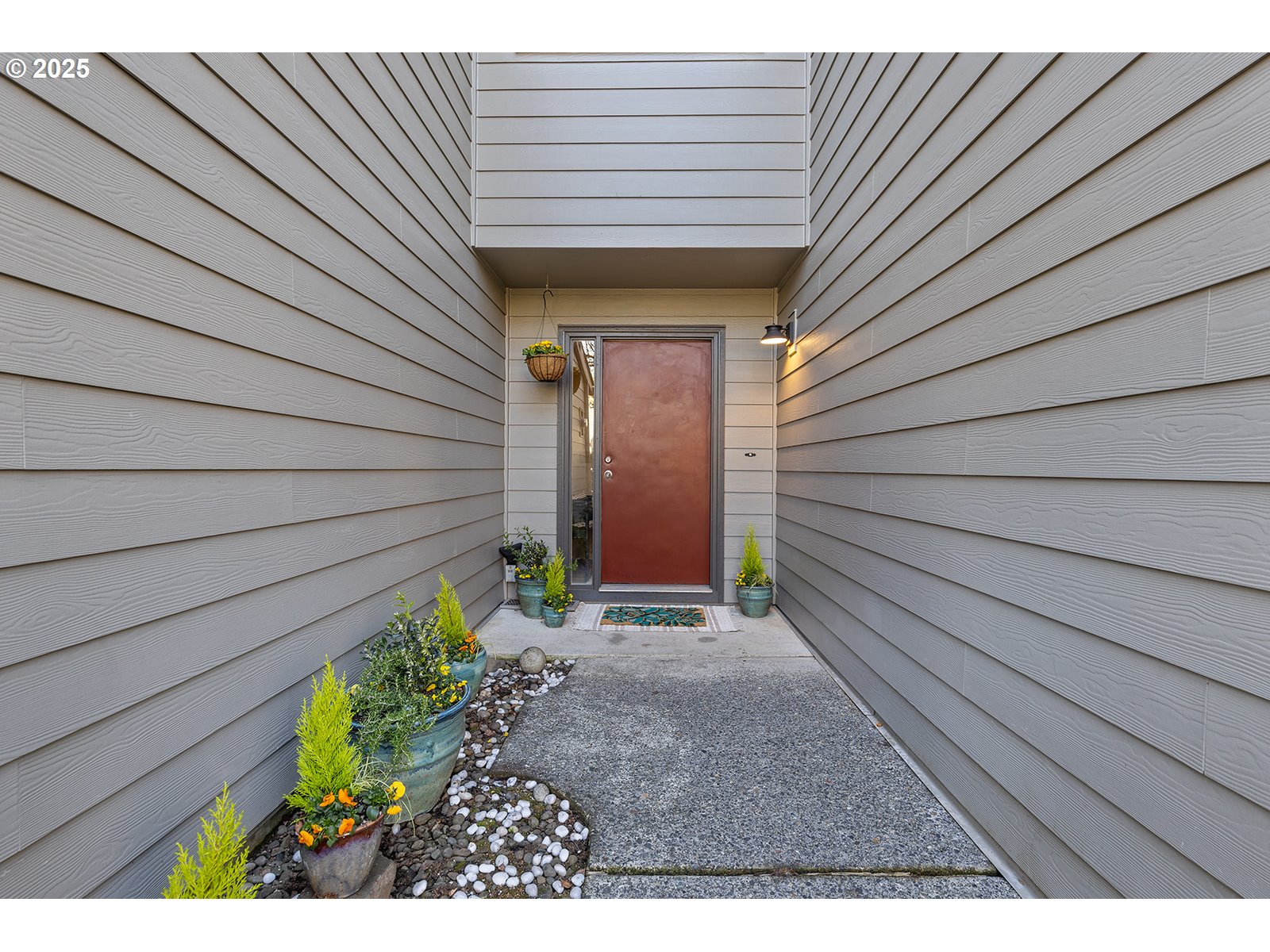 7807 NE LOOWIT LOOP 104