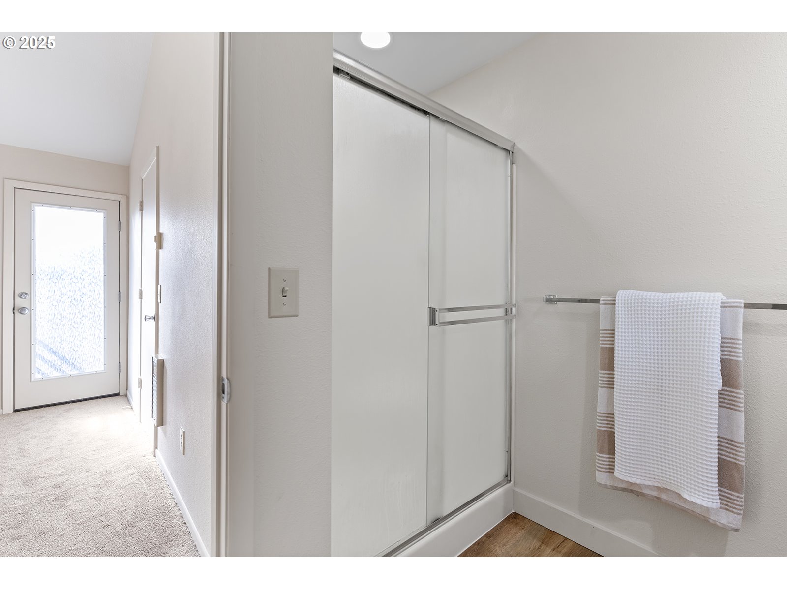 7807 NE LOOWIT LOOP 104