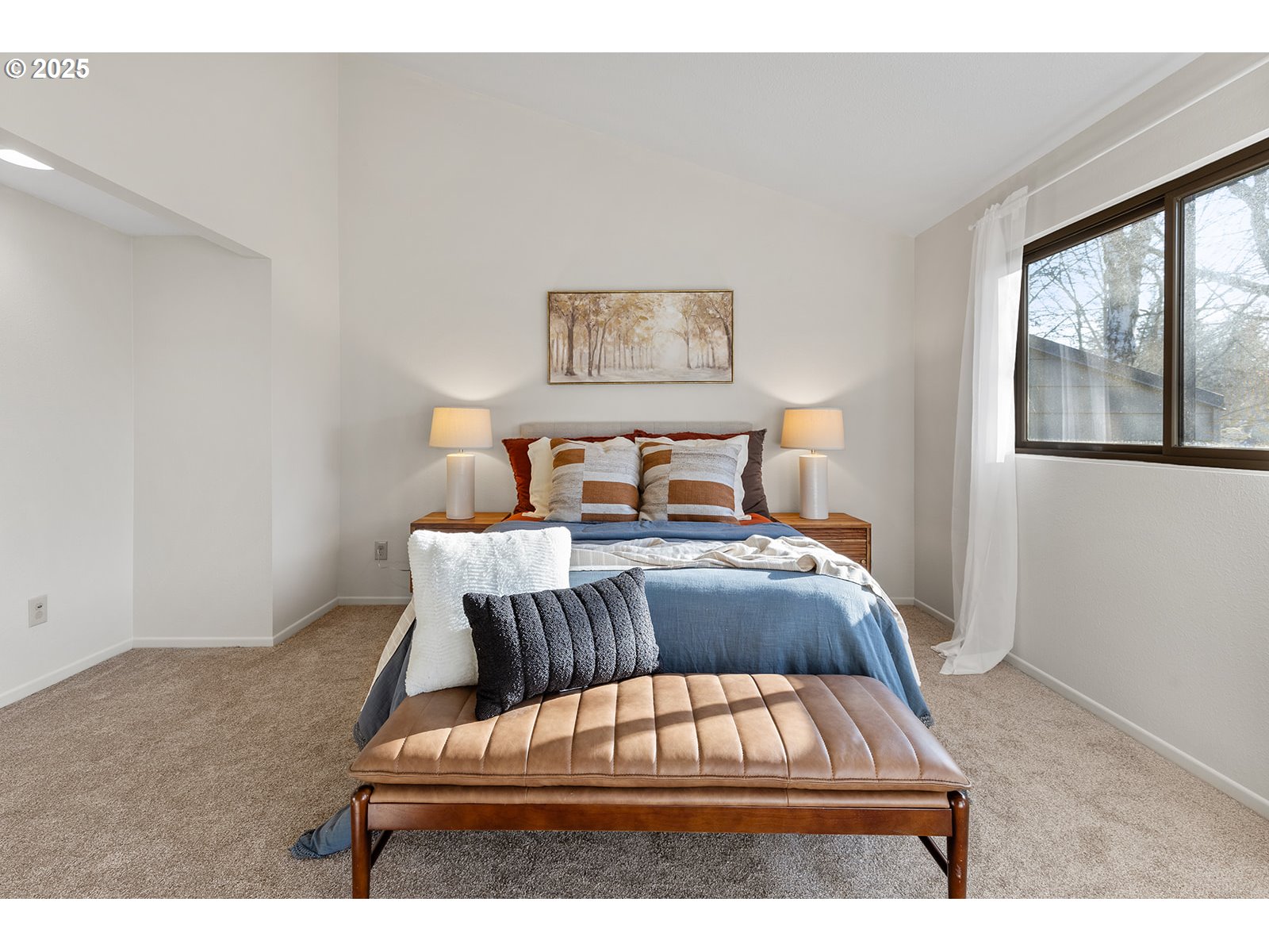 7807 NE LOOWIT LOOP 104