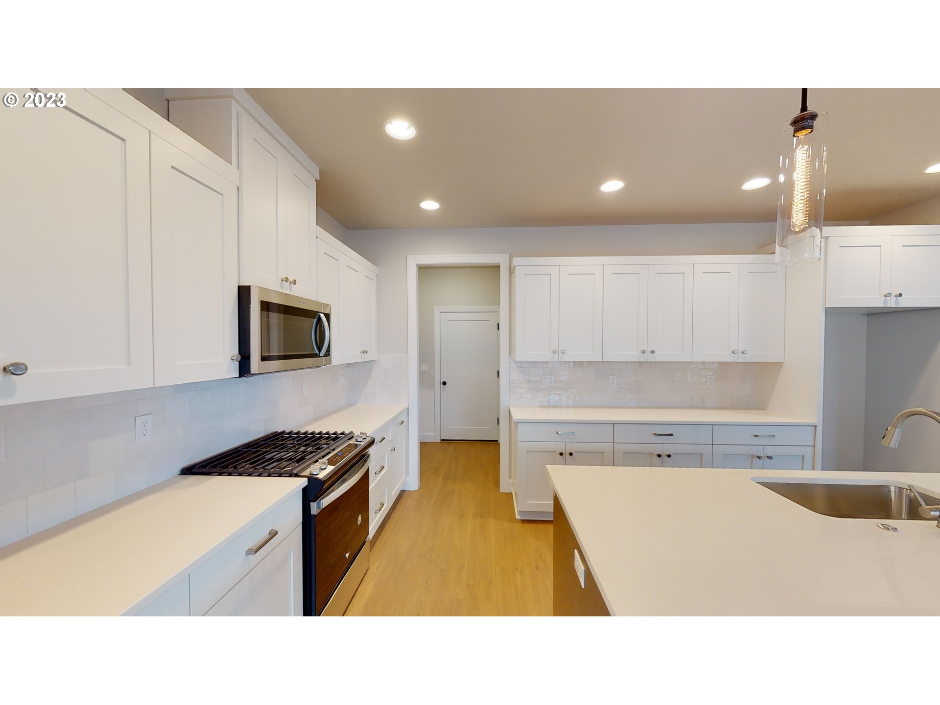 1009 NE 17th AVE L 10