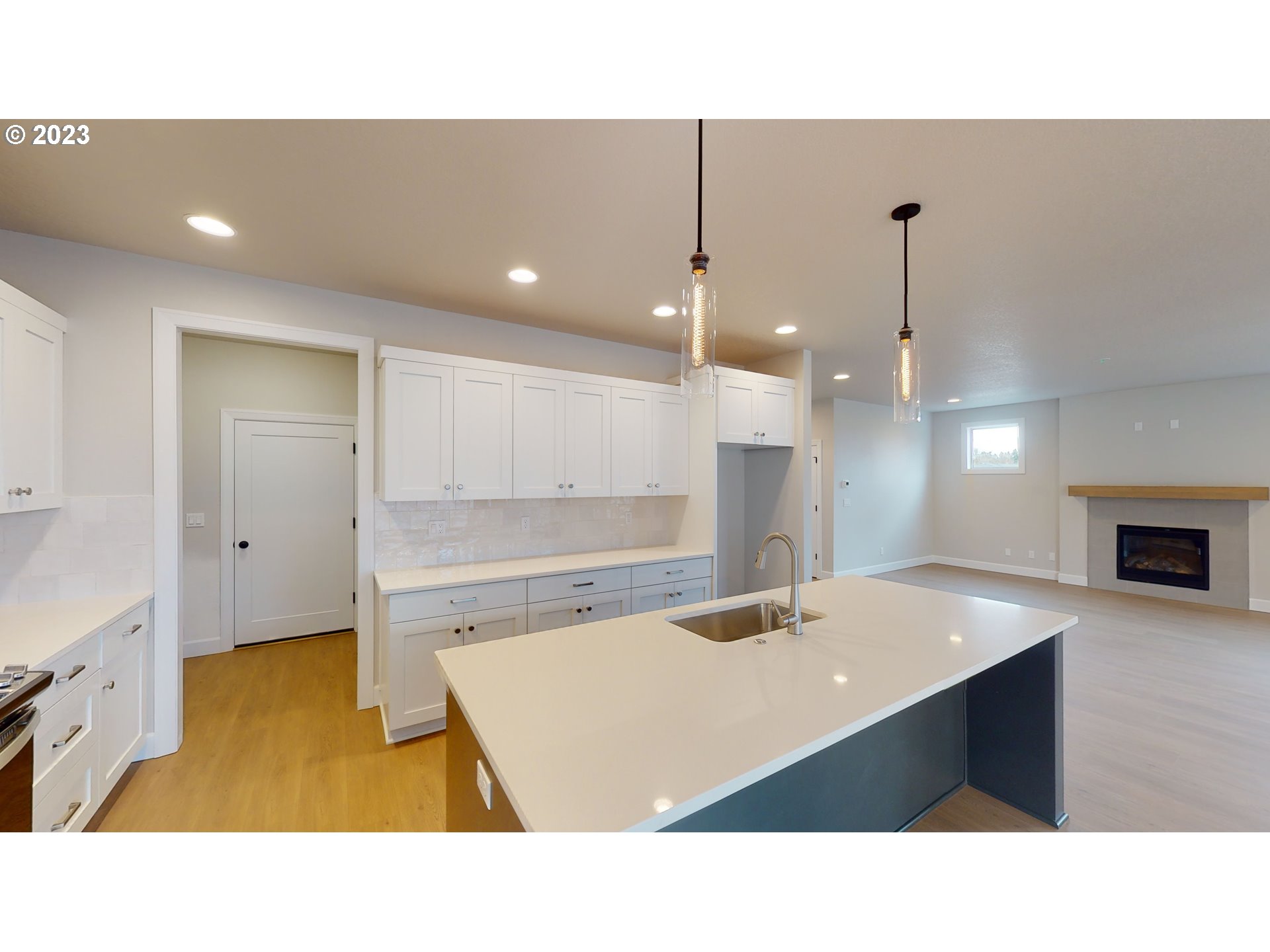 1009 NE 17th AVE L 10