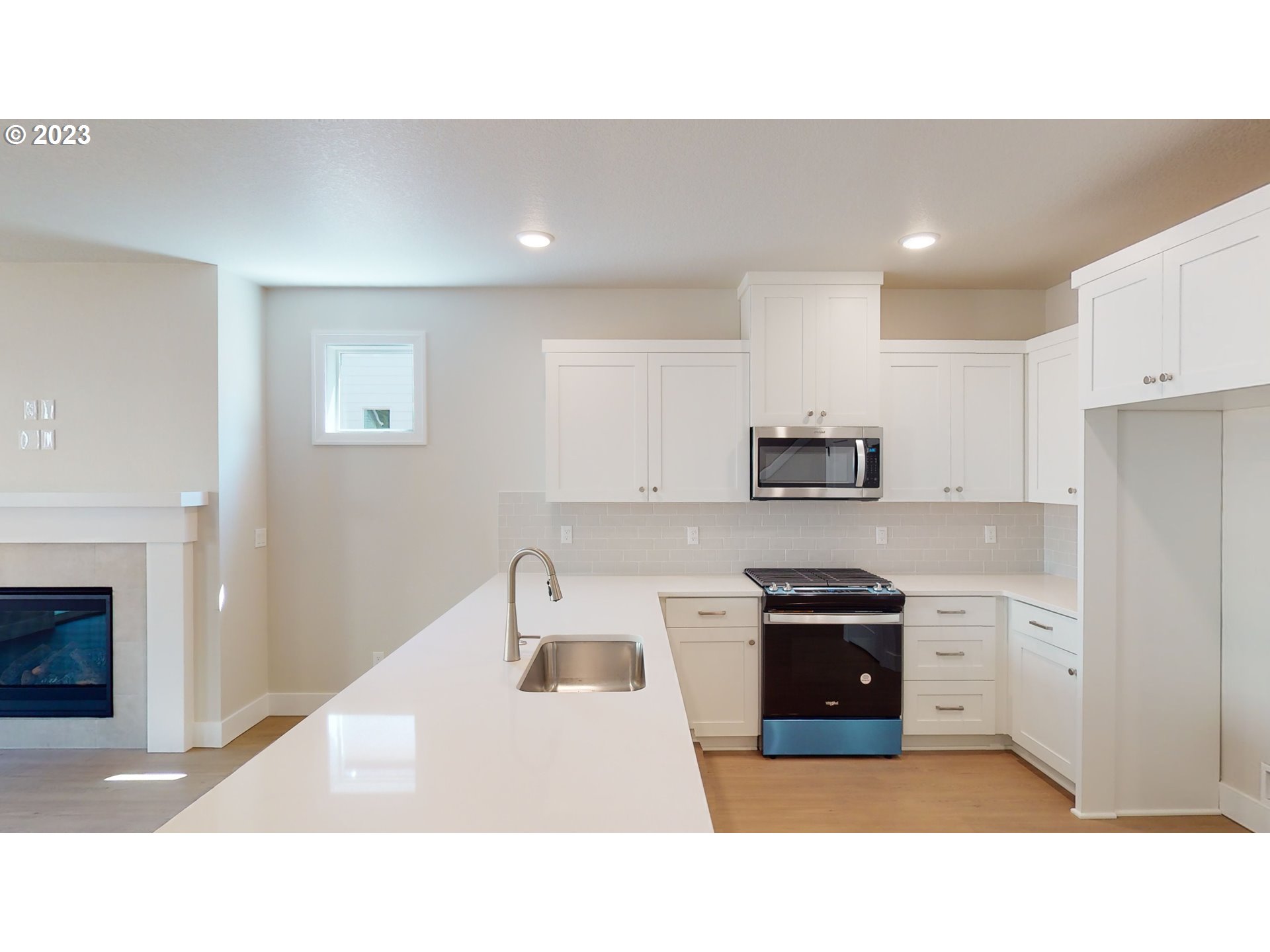 1125 lilium LN L40