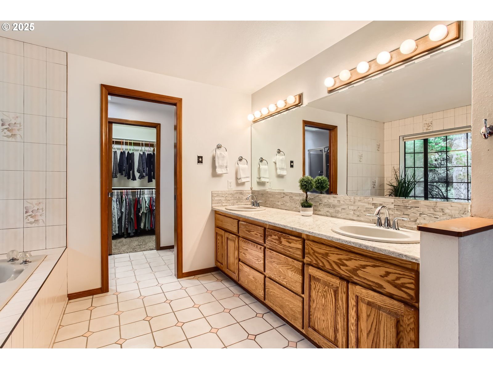 22001 S MONTE CARLO WAY