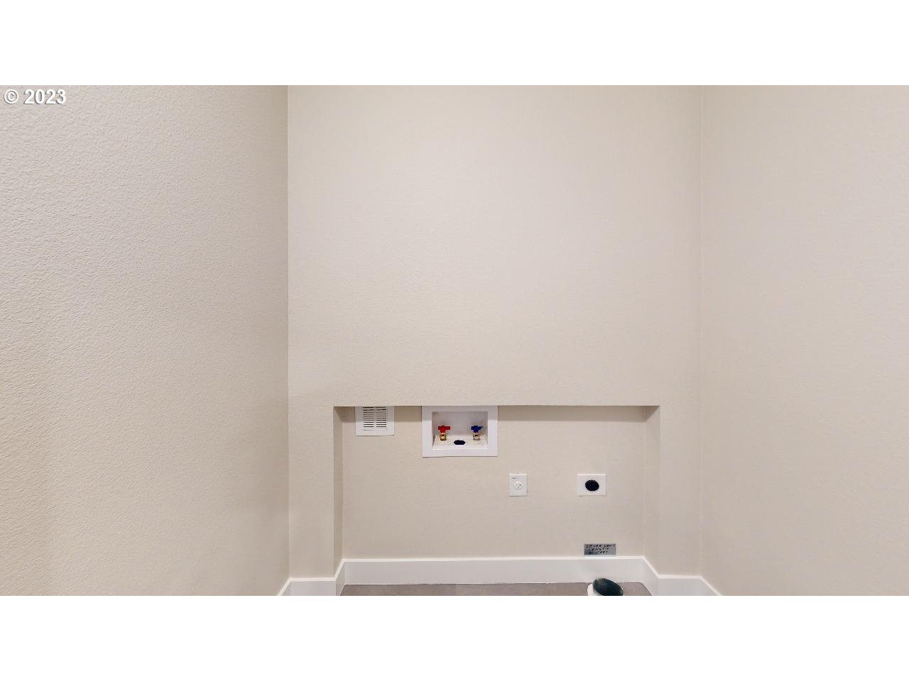 1127 lilium LN L39