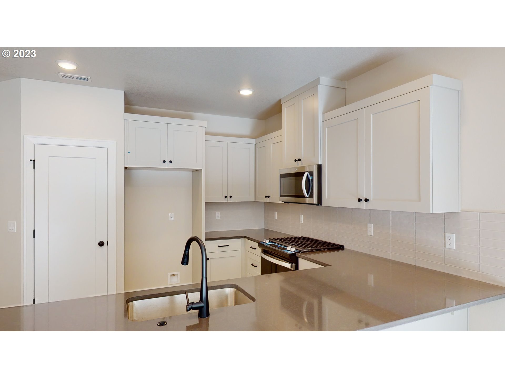 1138 Senna LN 57