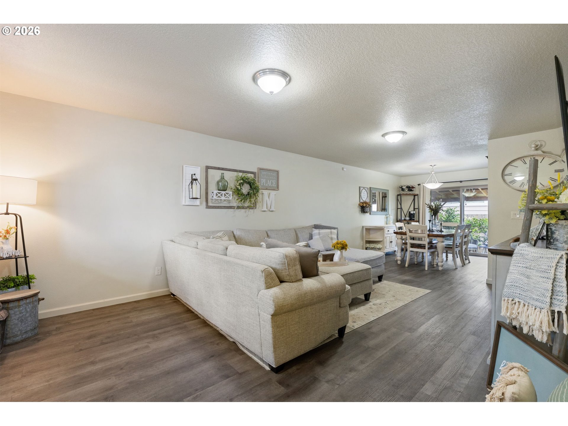 735 GARDEN CT