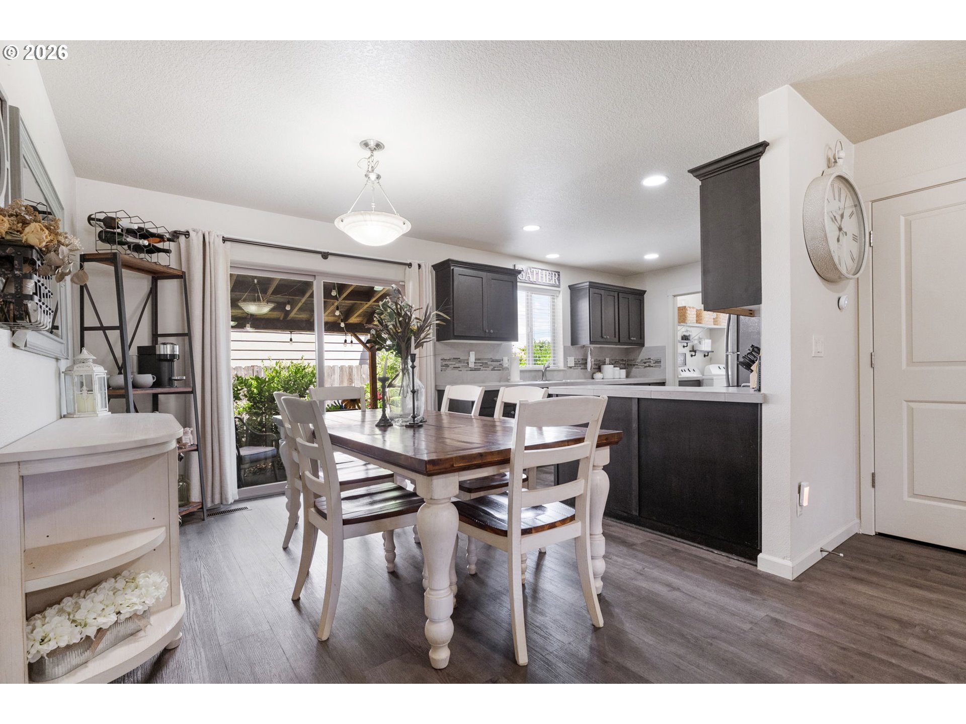 735 GARDEN CT