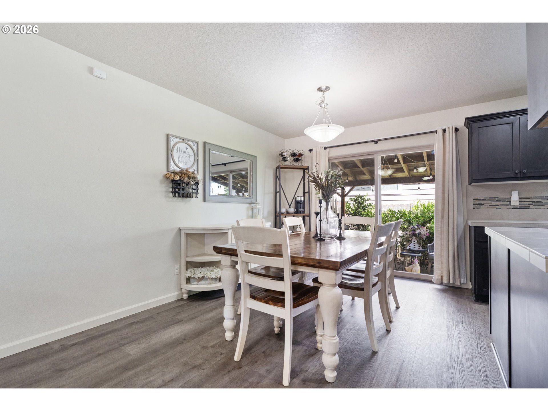 735 GARDEN CT