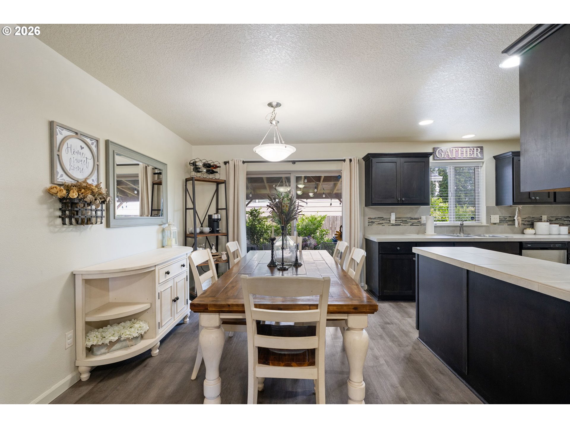 735 GARDEN CT