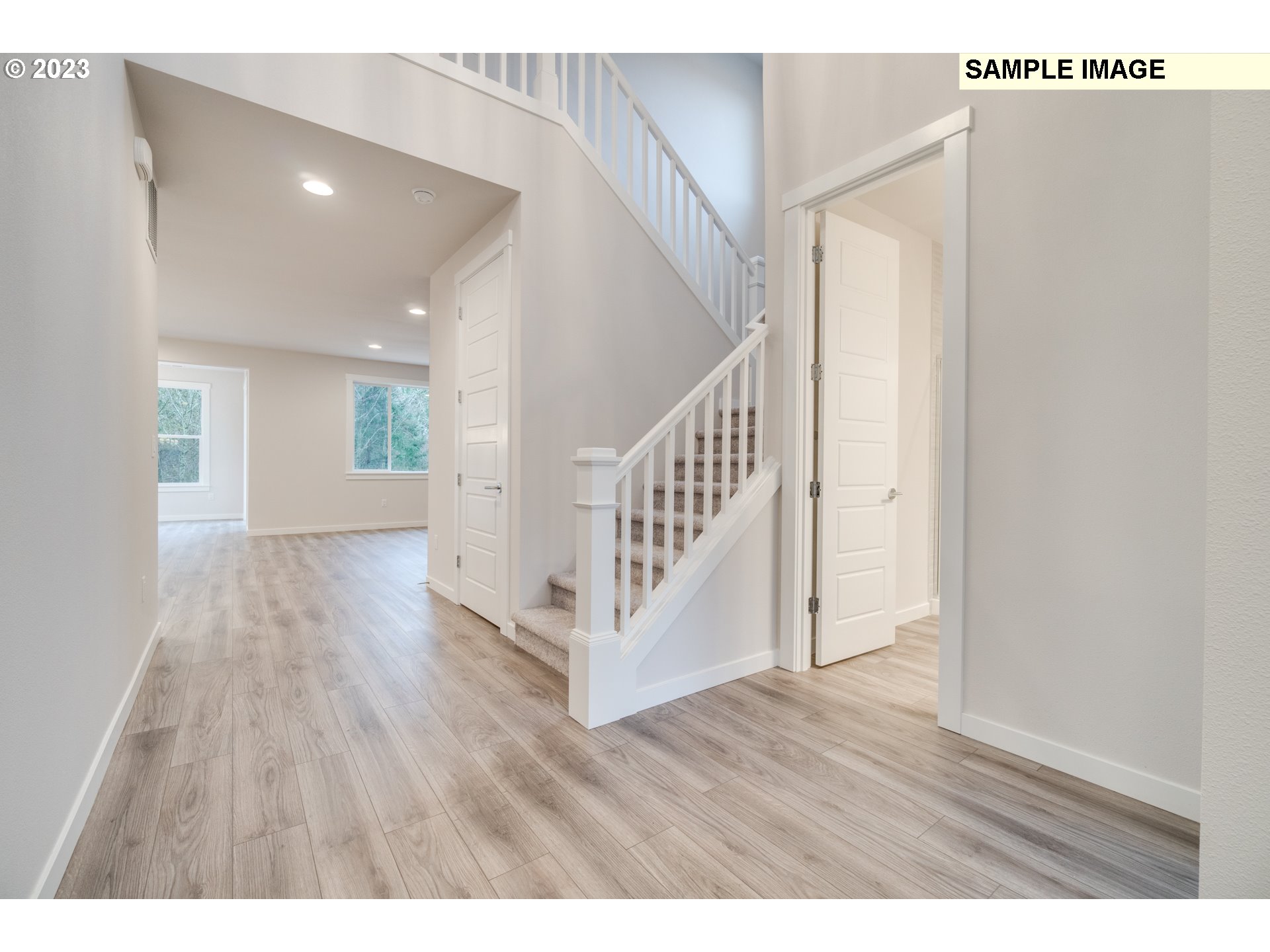 1999 NE Currin Creek DR