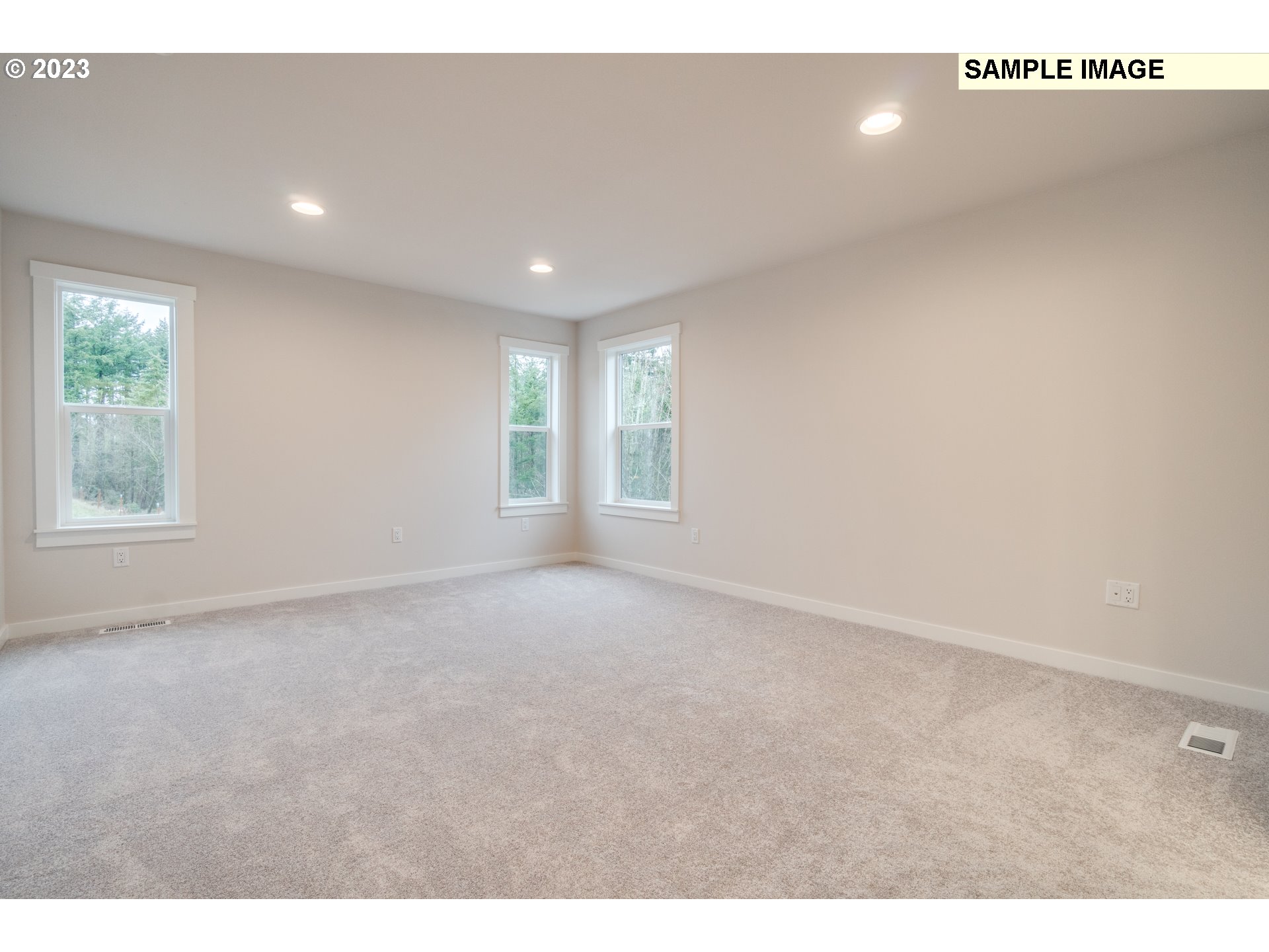 1999 NE Currin Creek DR