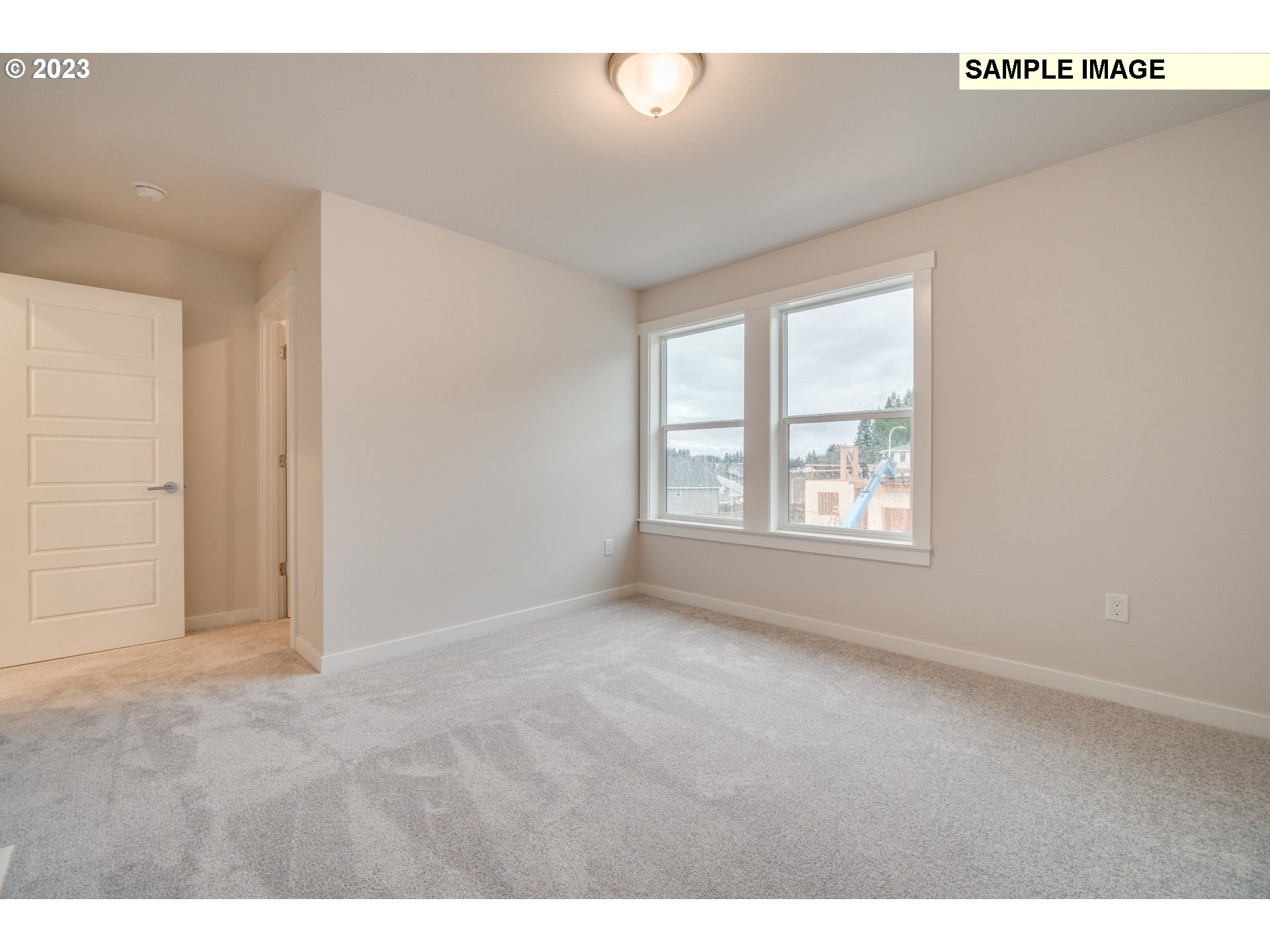 1999 NE Currin Creek DR